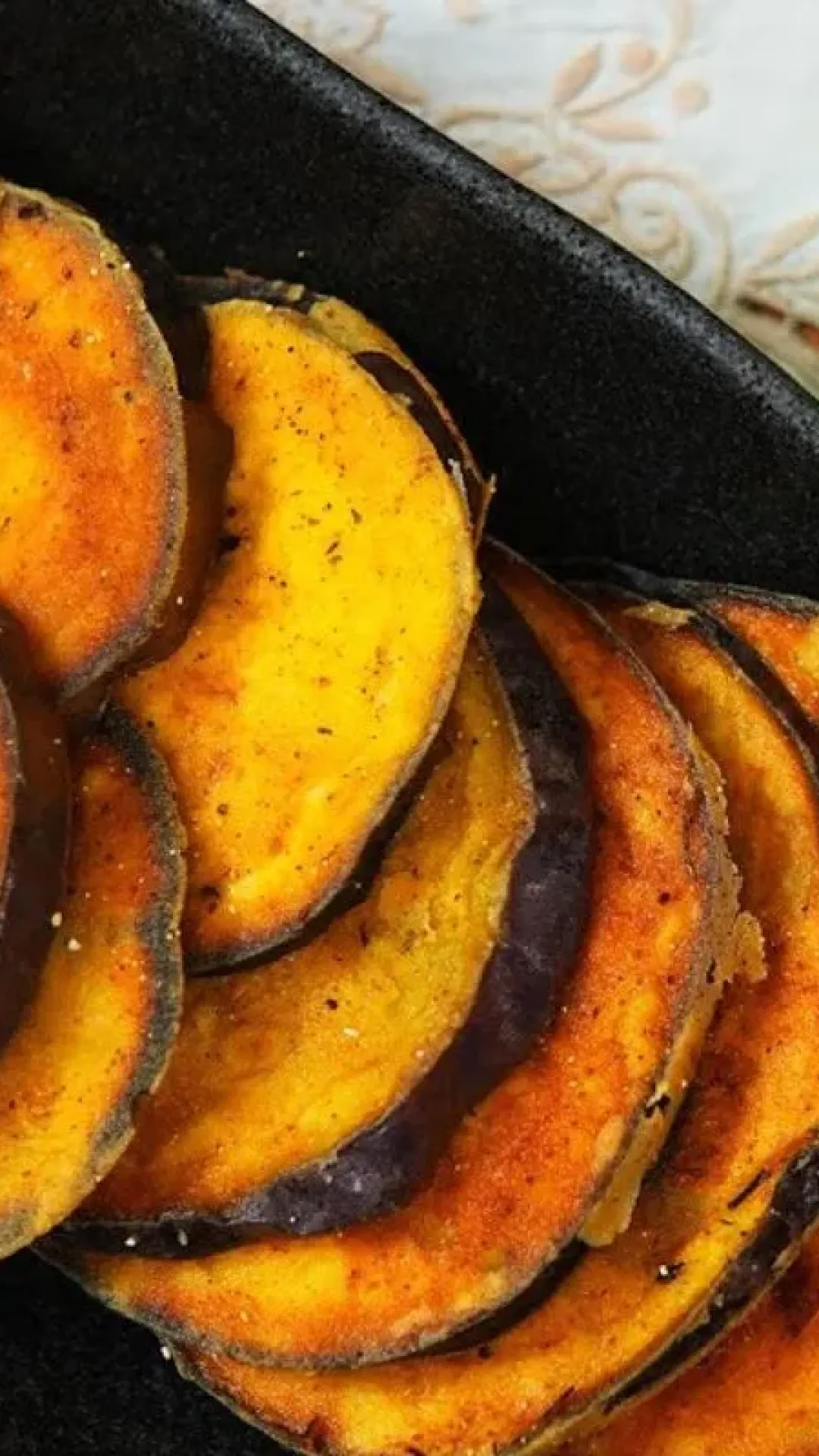Receita de berinjela crocante e sequinha por fora, perfeita para servir como acompanhamento ou petisco