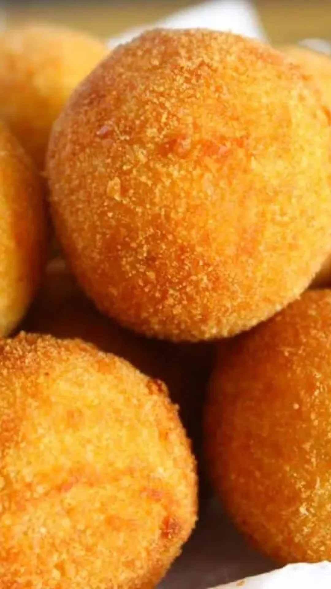 Receita de bolinha de queijo sem massa que você vai adorar e não encharca de óleo