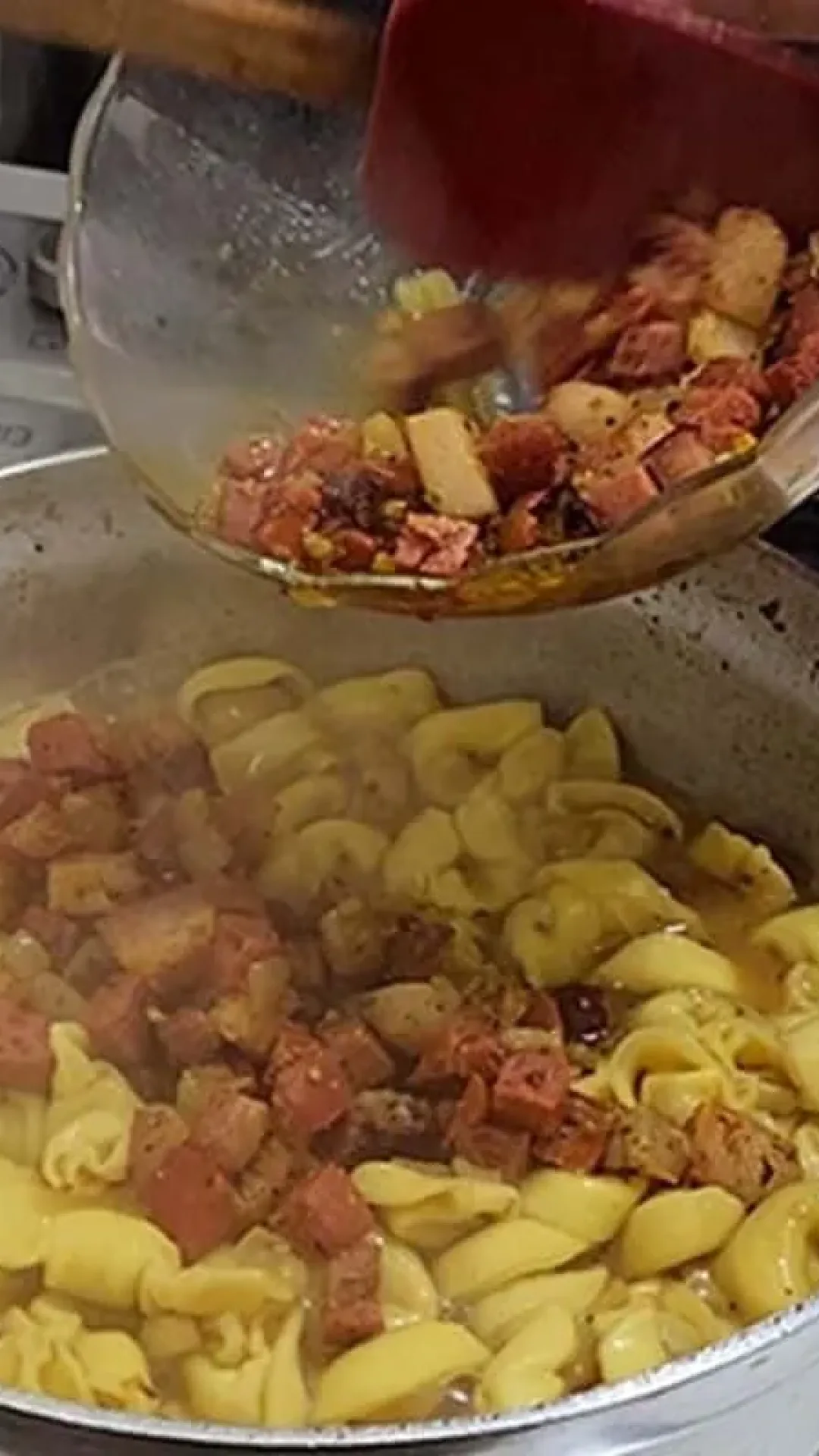 Receita de capeletti, uma massa caseira deliciosa e suculenta que vai deixar todos com água na boca