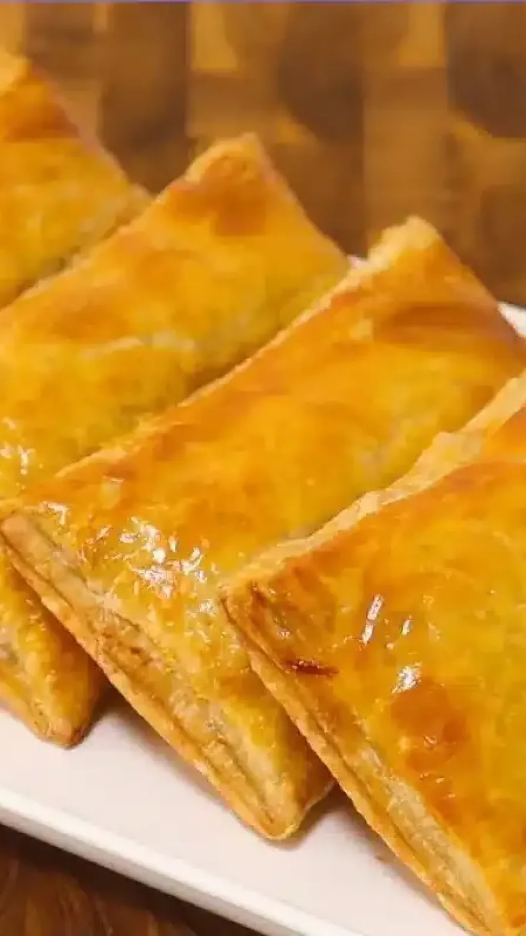 Receita de folhado de frango com catupiry: salgadeira profissional entrega todos os segredos dessa massa