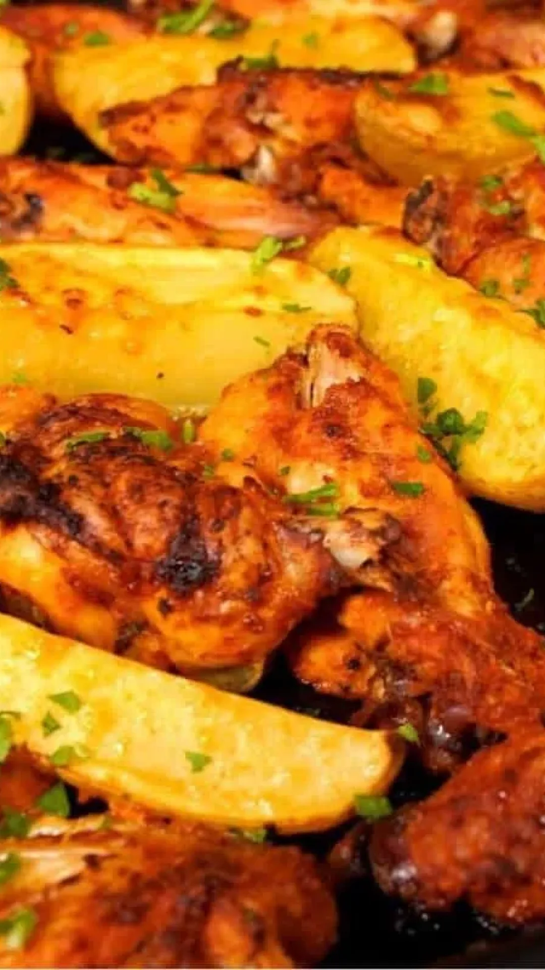 Receita de frango assado no forno para reunir a família no almoço de domingo