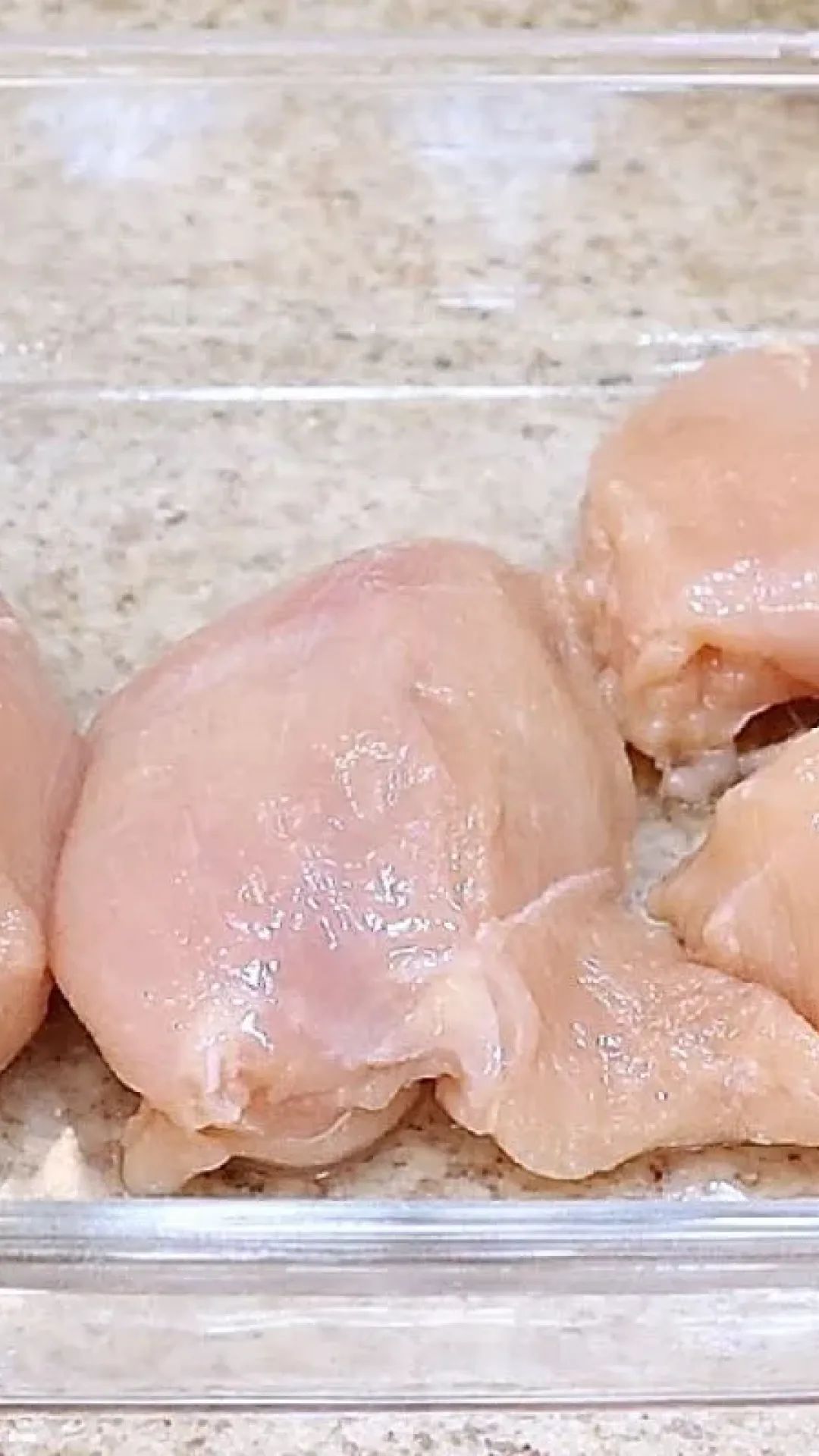 Receita de frango recheado para o almoço muito fácil que fica bem suculento e macio
