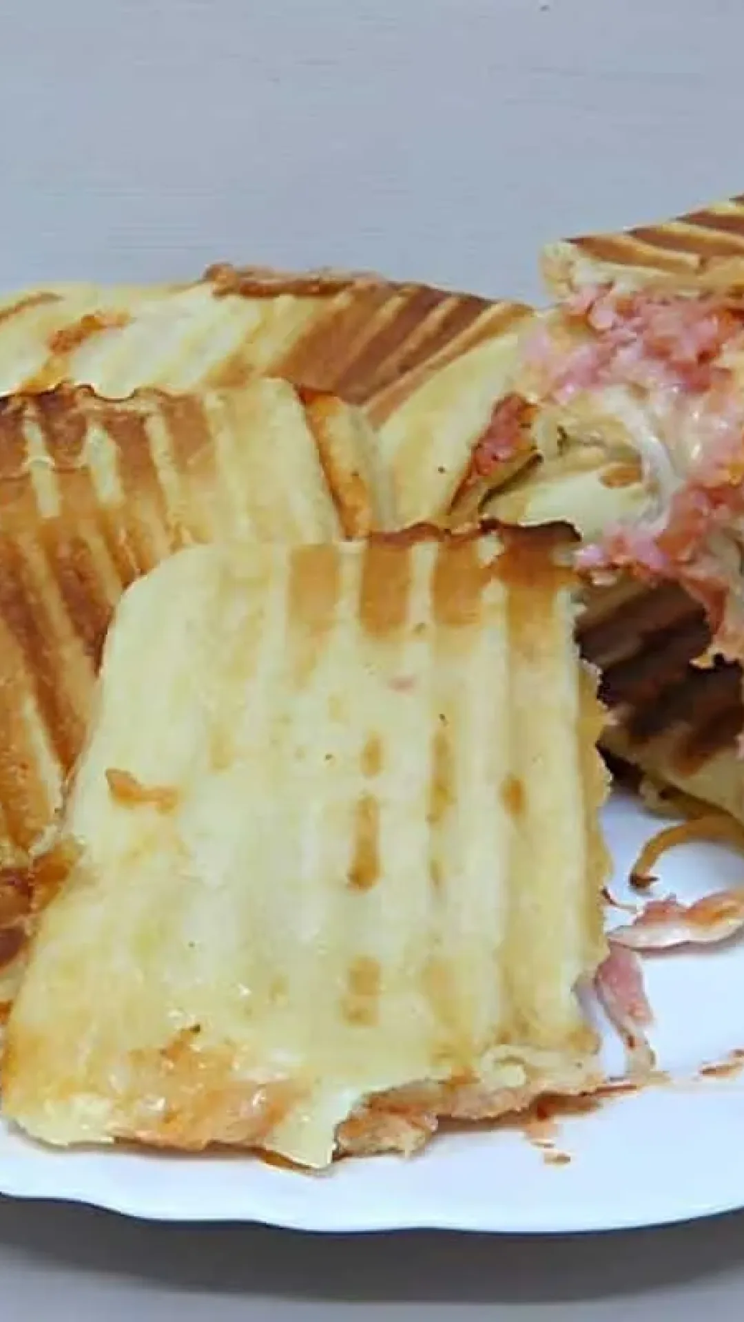 Receita de lanche feito na sanduicheira para você substituir o pão francês