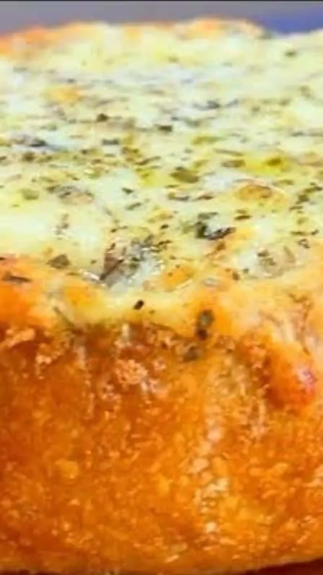Receita de pão italiano ao creme de alho totalmente irresistível e fácil de preparar