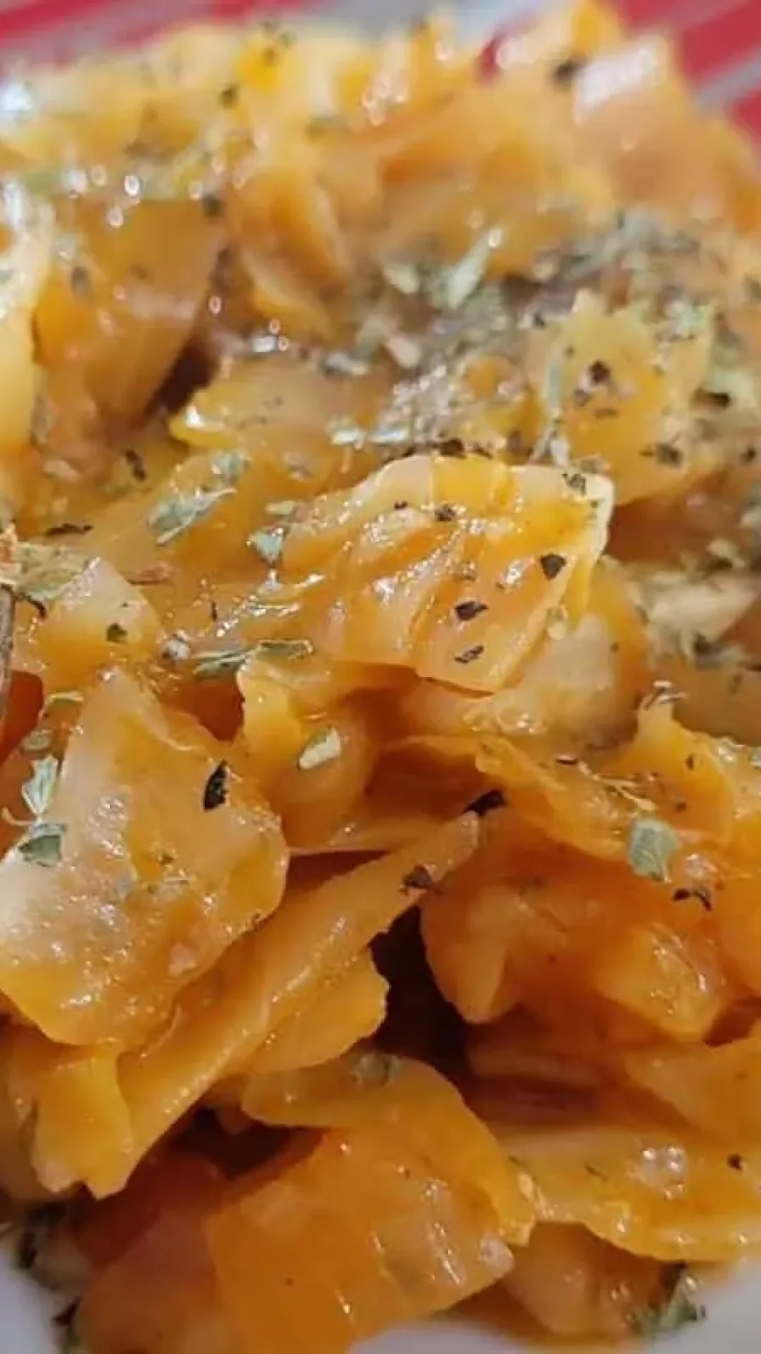 Receita de repolho refogado da minha vó, uma opção fácil e deliciosa para acompanhar seu almoço ou jantar