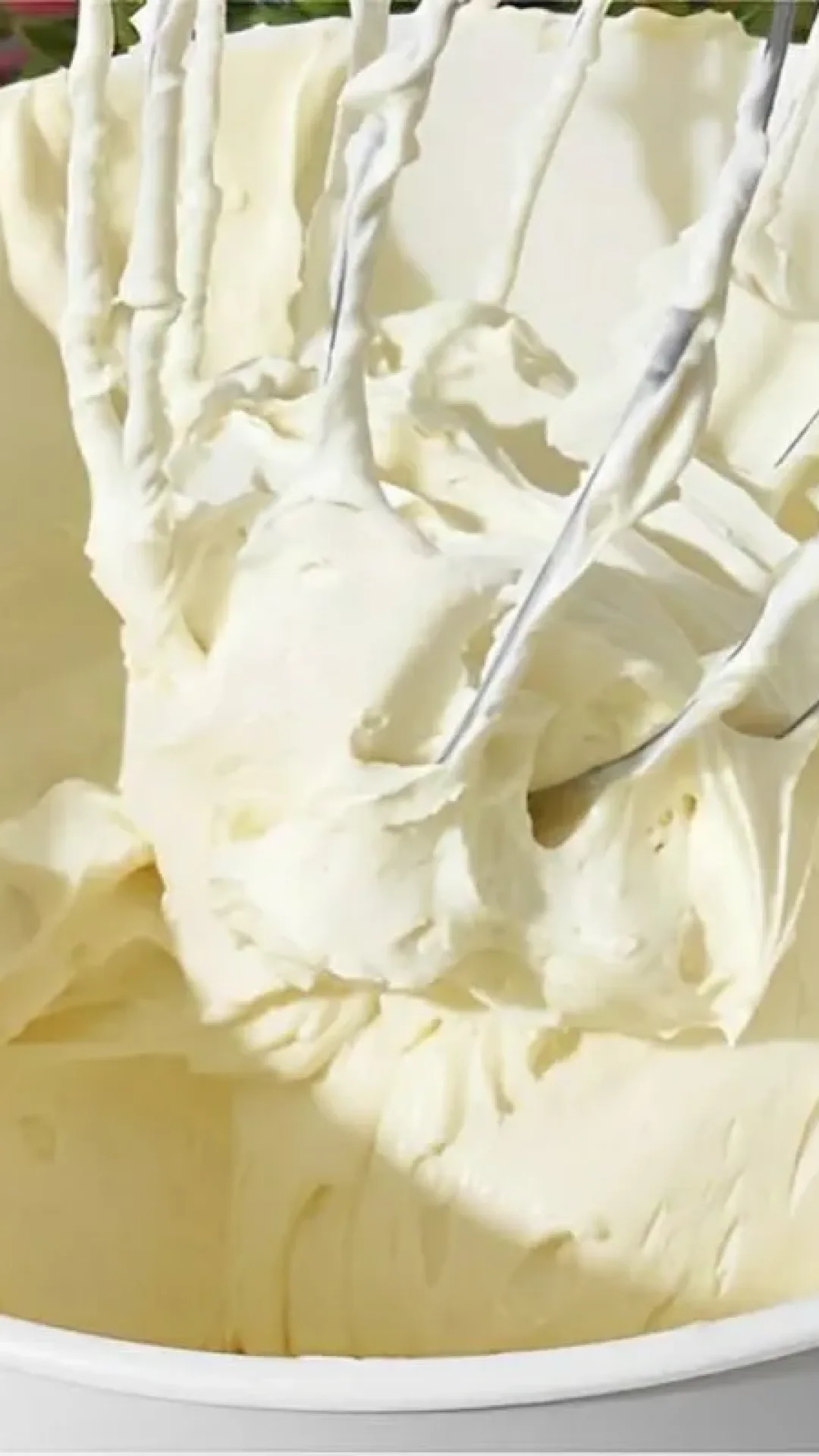 Recheio de Leite Ninho para bolos tortas e pavês que fica pronto em 2 minutos e é uma delícia