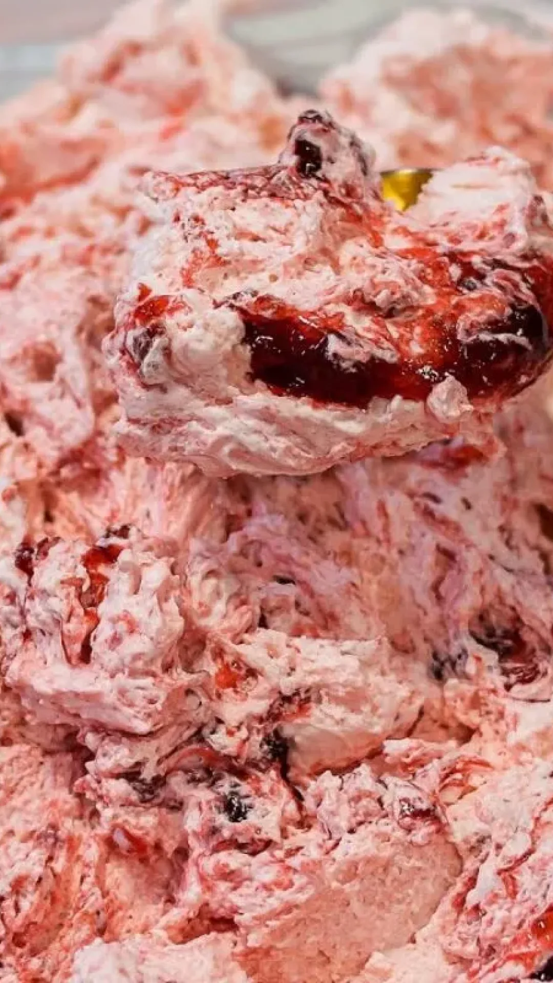 Recheio para bolo mousse de morango aerado com geleia e fica perfeito