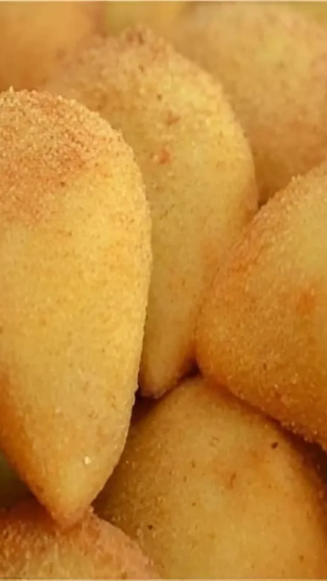 Risoles de salgadeira recheado com frango e catupiry uma delícia