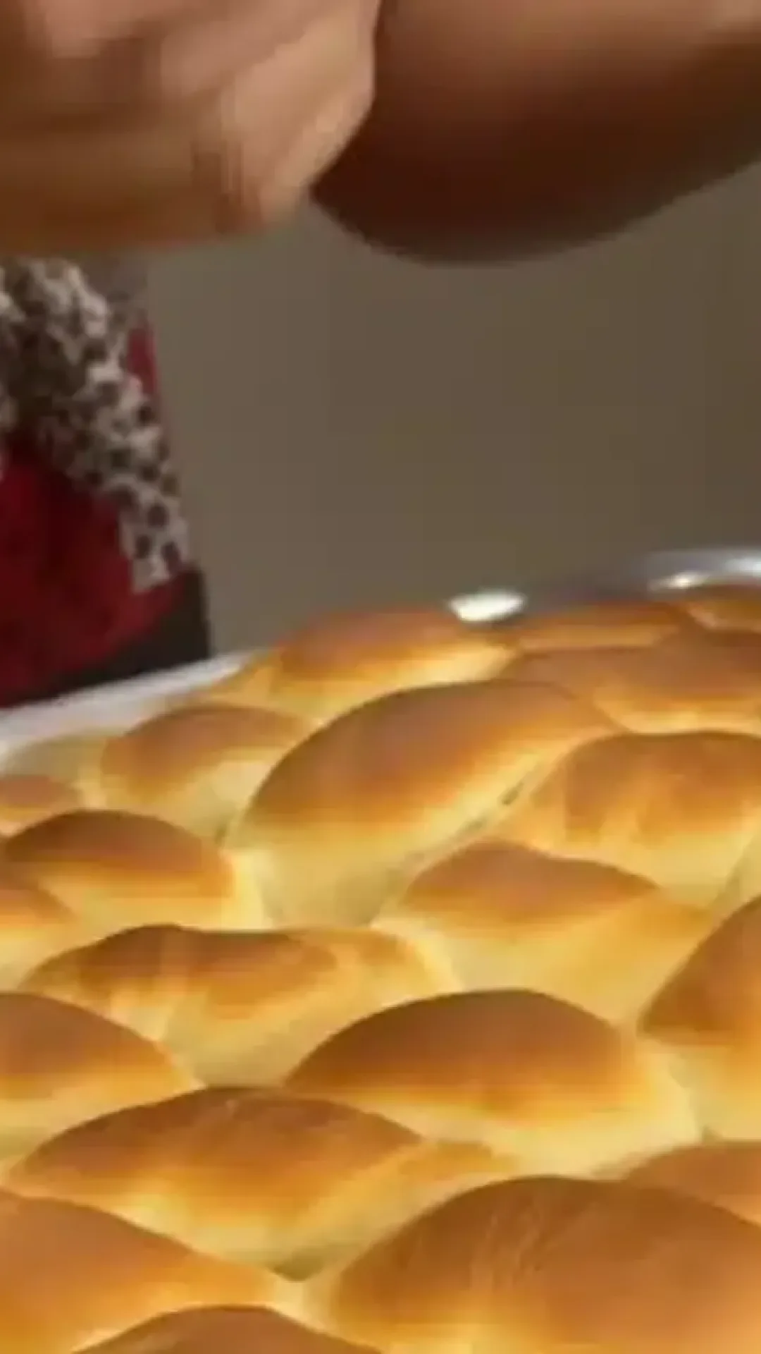 Rosca nuvem caseira macia e deliciosa que é perfeita para o café da manhã em família