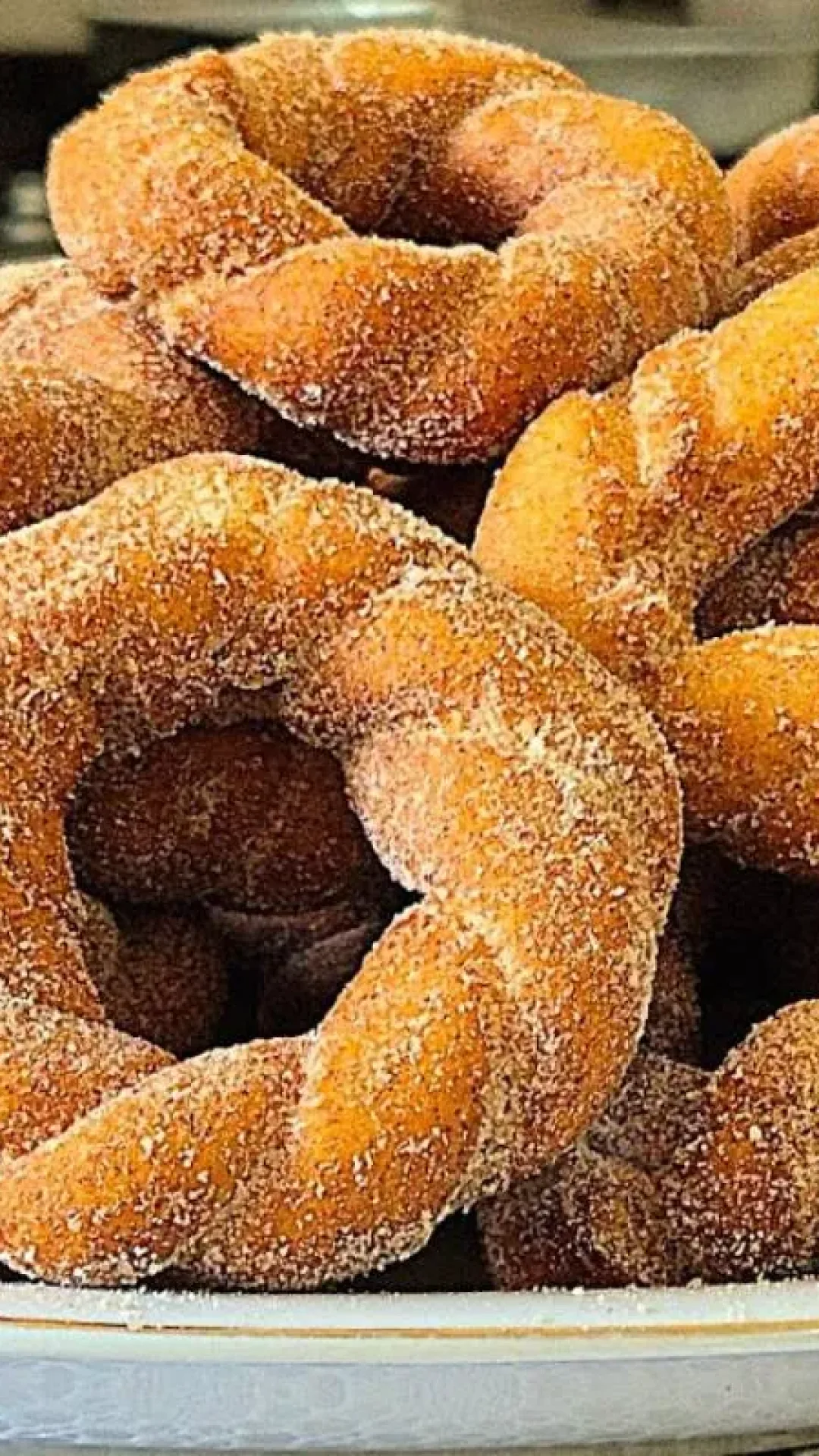 Rosquinha frita açucarada da vovó: você não imagina como fica gostosa e fofinha