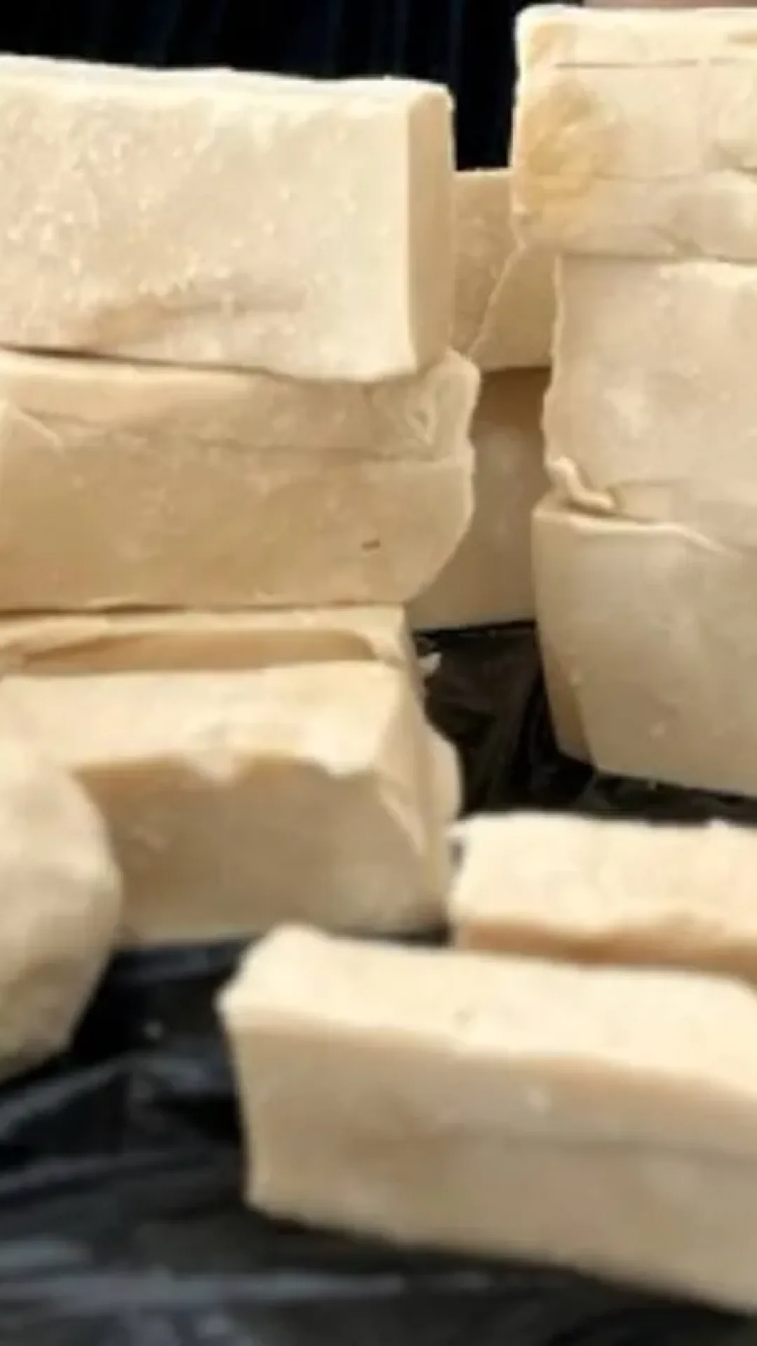 Sabão em barra caseiro que você faz de um jeito super fácil e barato