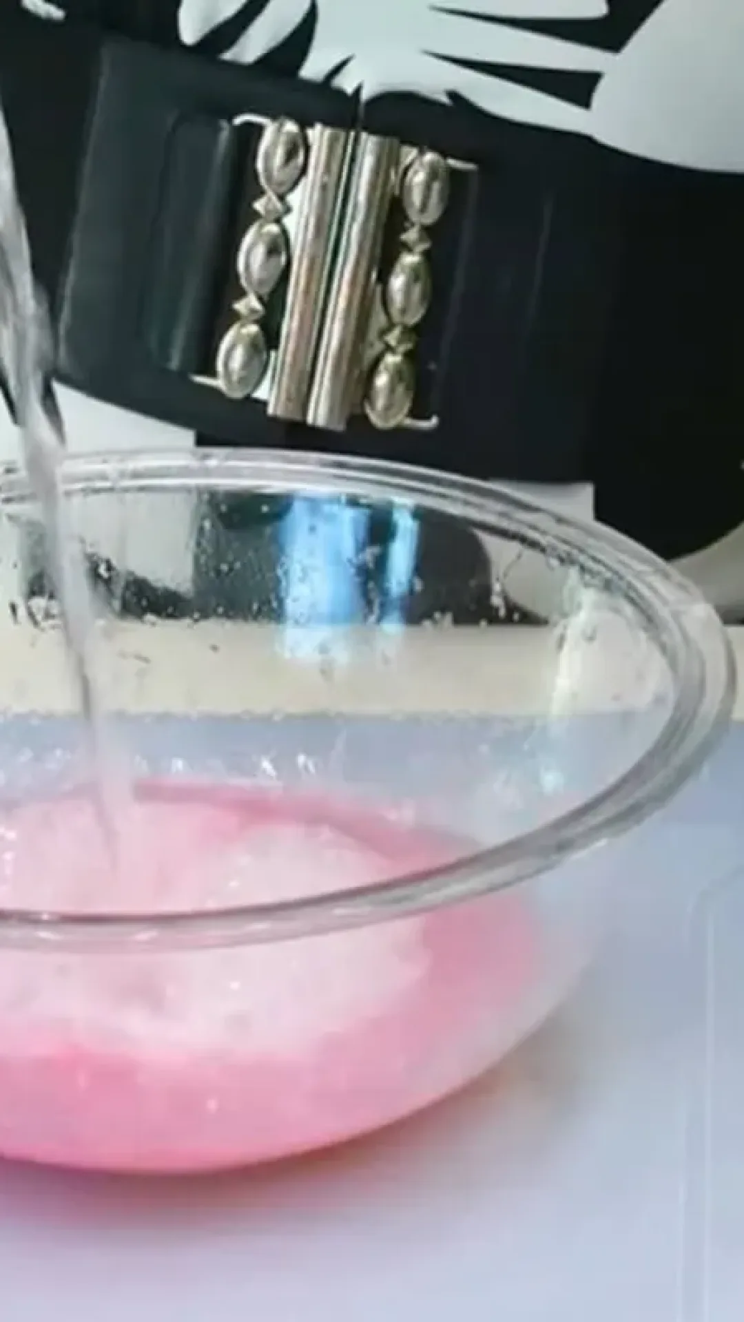 Sabão líquido caseiro que você faz usando ingredientes simples e econômicos