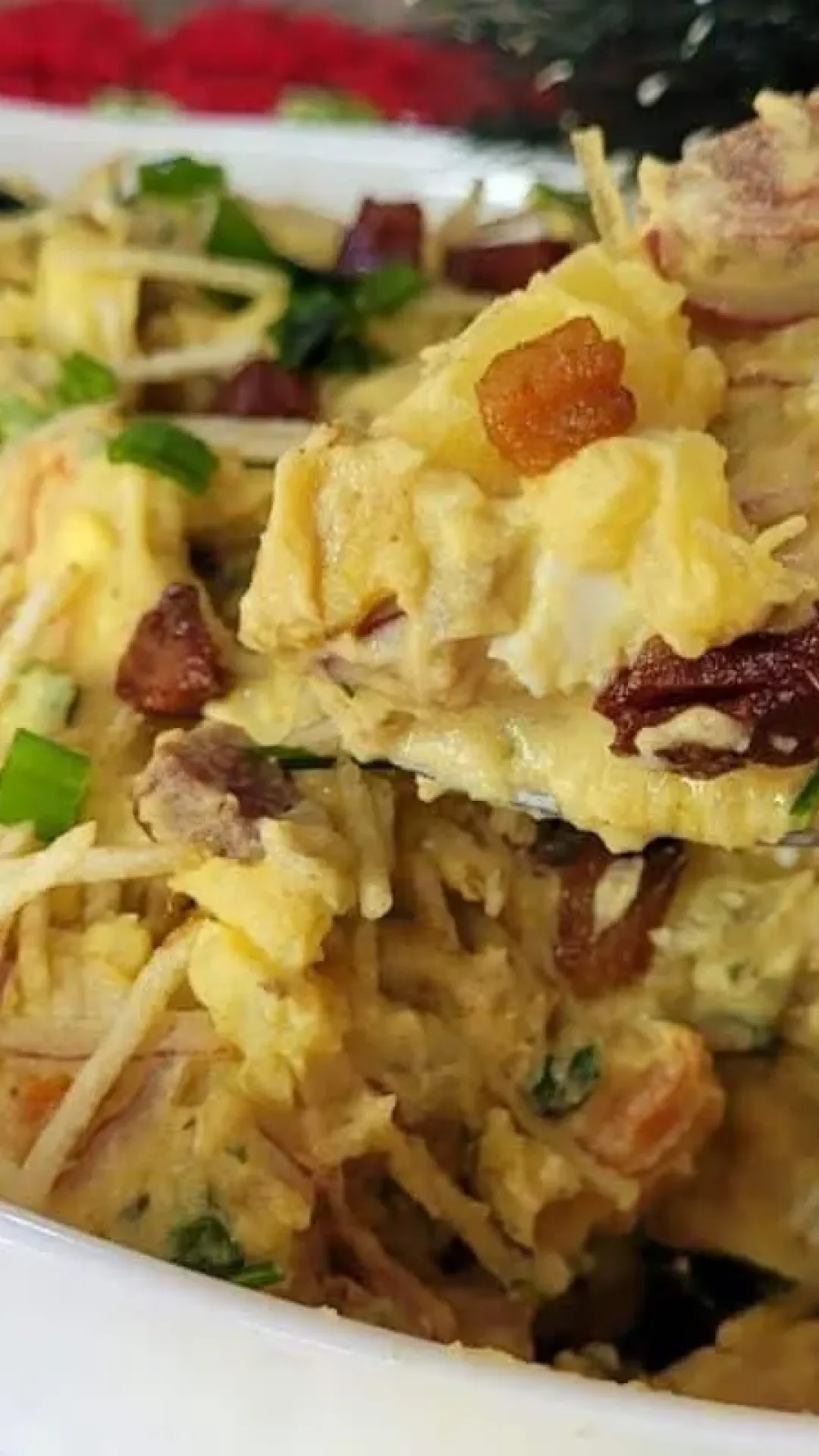 Salada de batatas com bacon cremosona, um acompanhamento perfeito e saboroso