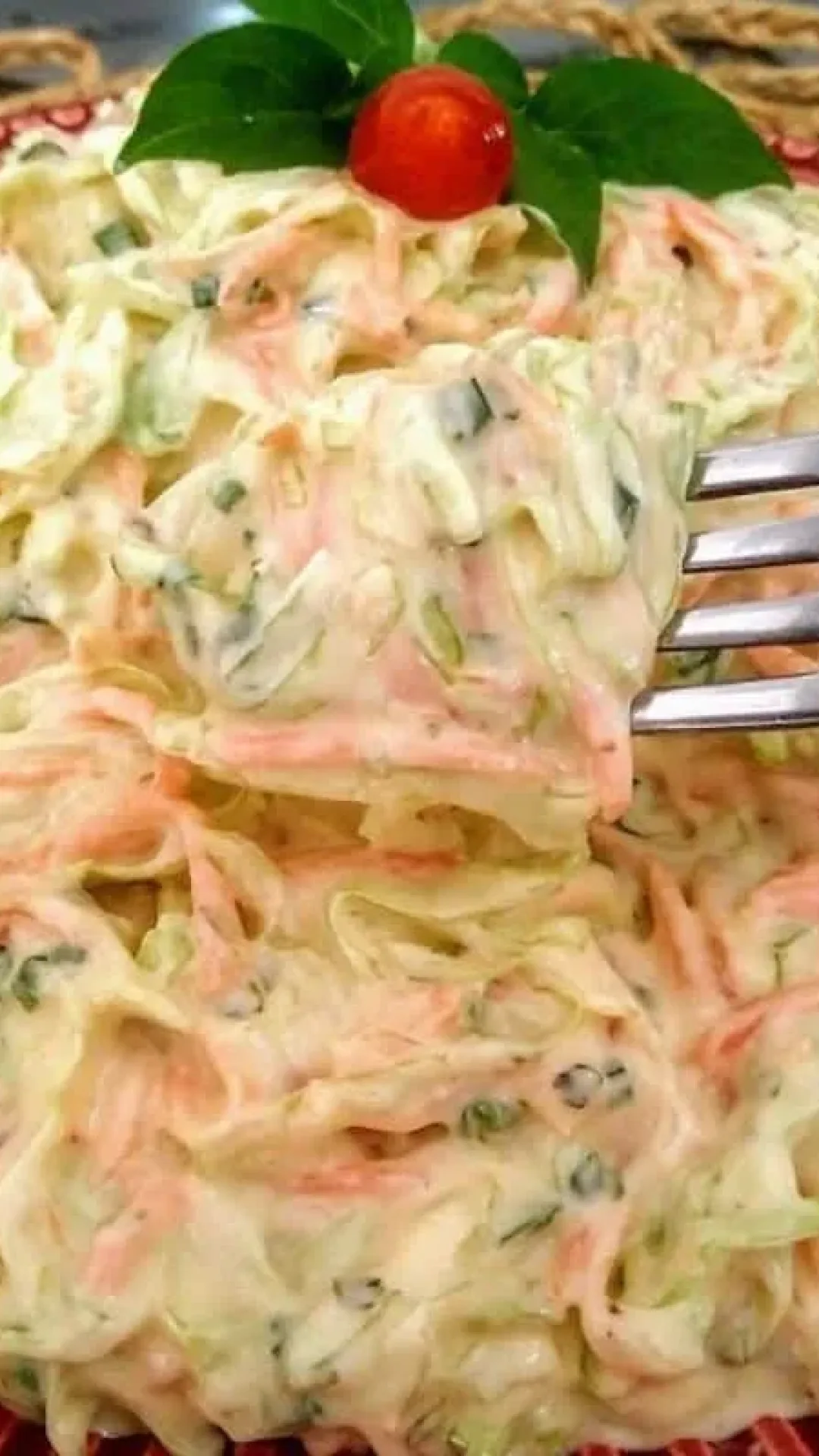 Salada de repolho americana: o acompanhamento clássico, crocante e agridoce que combina com tudo
