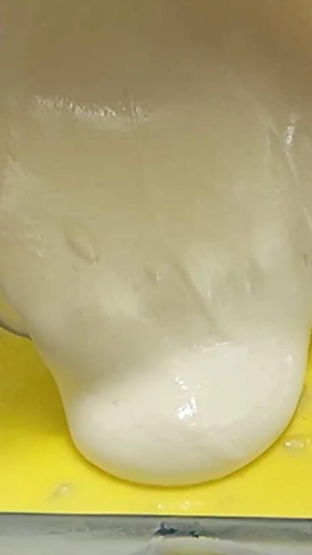 Sobremesa de abacaxi refrescante e simples de fazer, que vai deixar um gostinho de quero mais