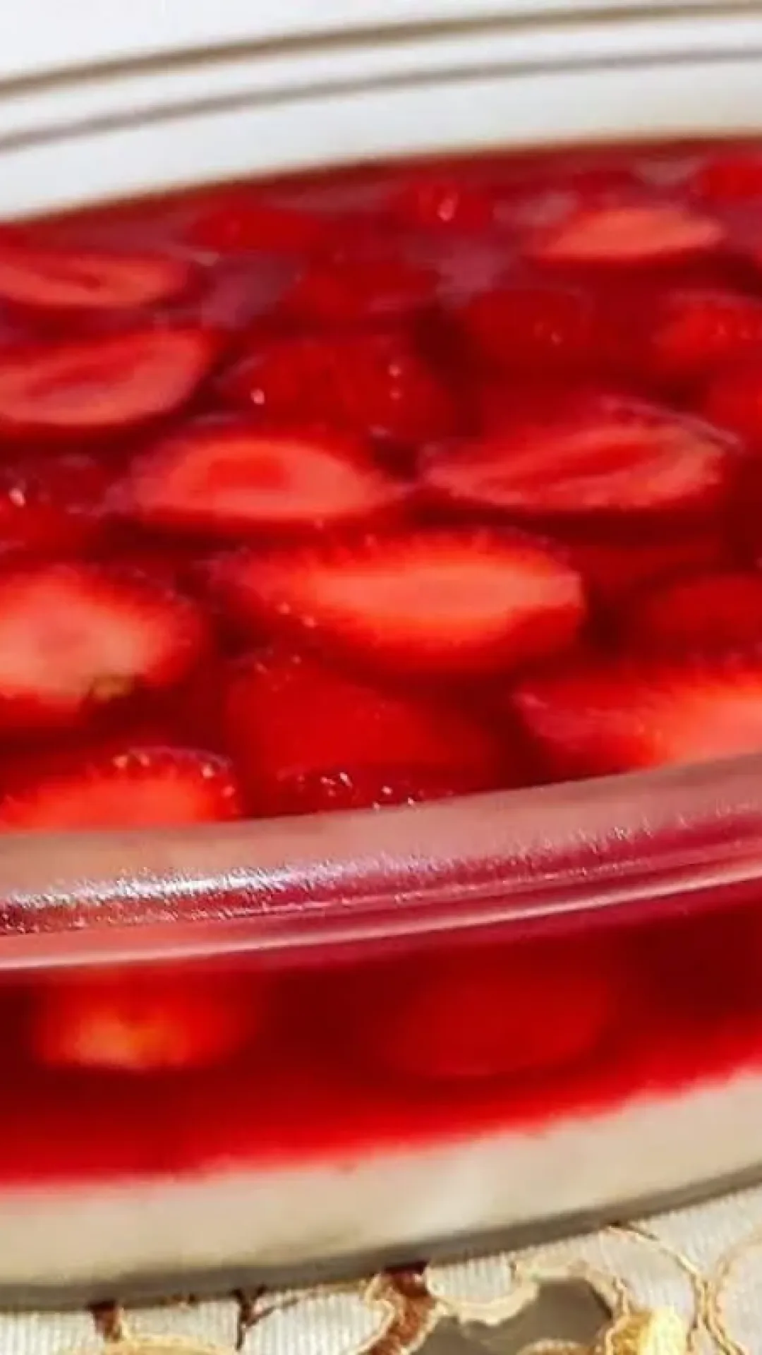 Sobremesa de morango fácil: aprenda o segredo para fazer essa delícia gelada que todo mundo vai pedir a receita