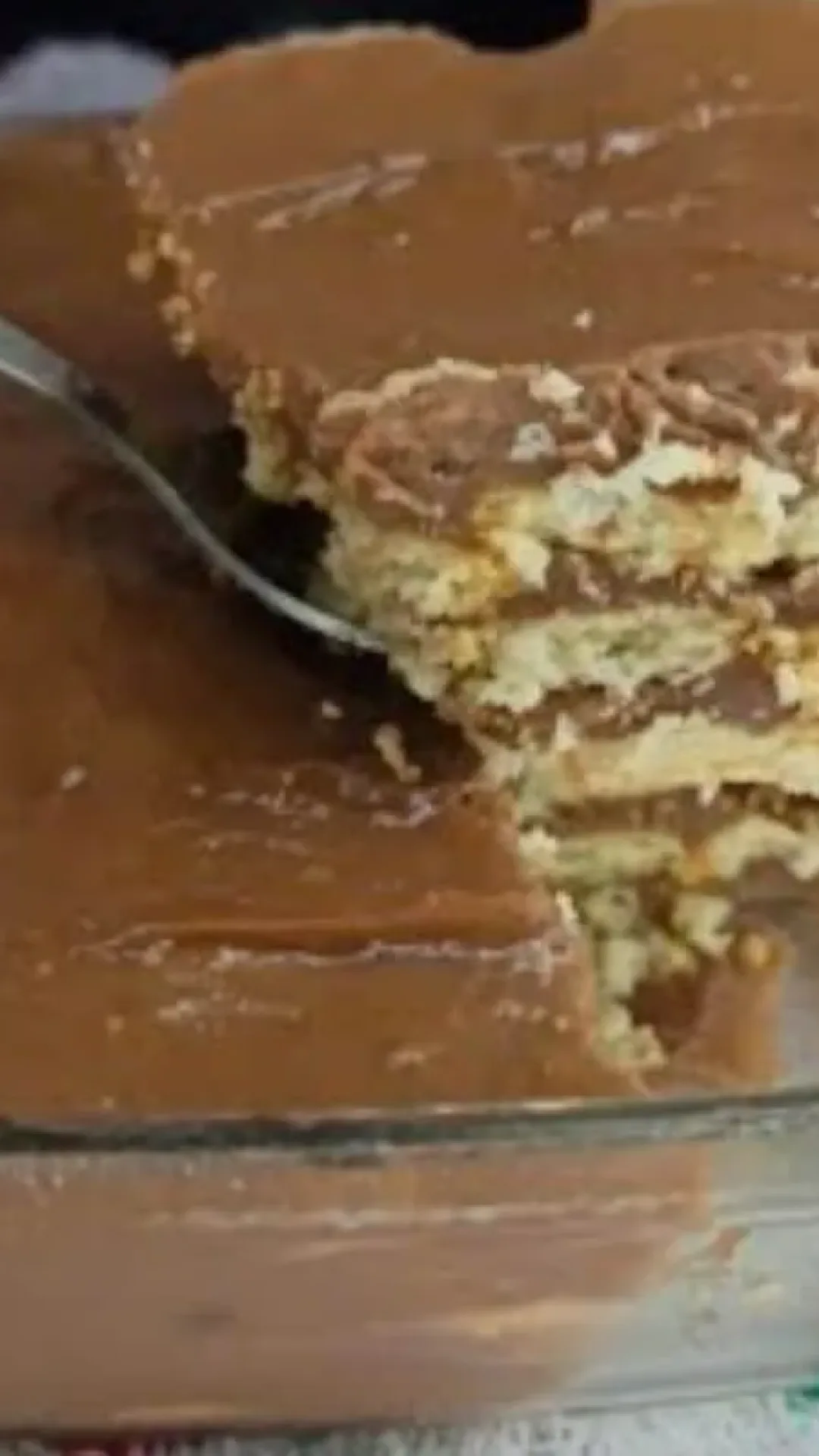 Sobremesa de pobre deliciosa e cremosa feita sem leite condensado e sem creme de leite