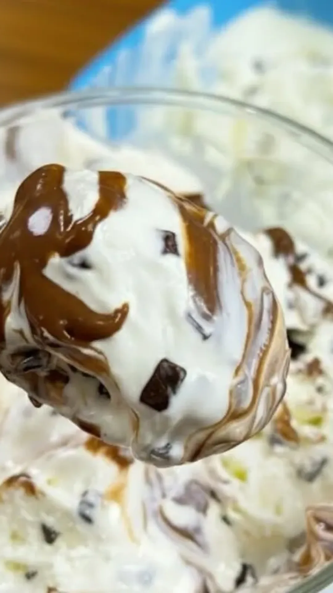 Sorvete caseiro feito com sobra de chantilly para uma sobremesa deliciosa no Ano Novo