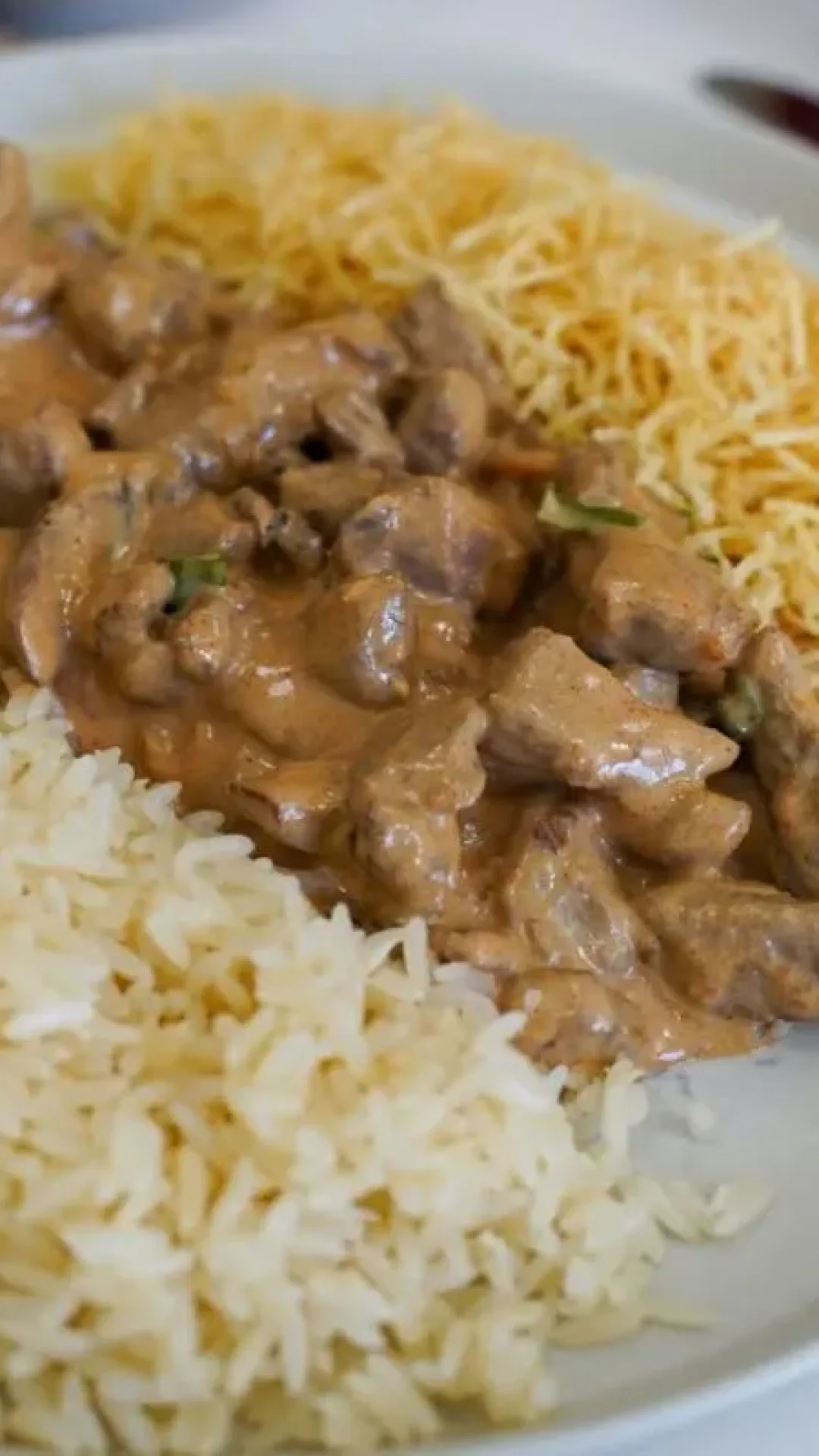 Strogonoff de carne: a melhor receita de strogonoff super cremosa e fácil de fazer
