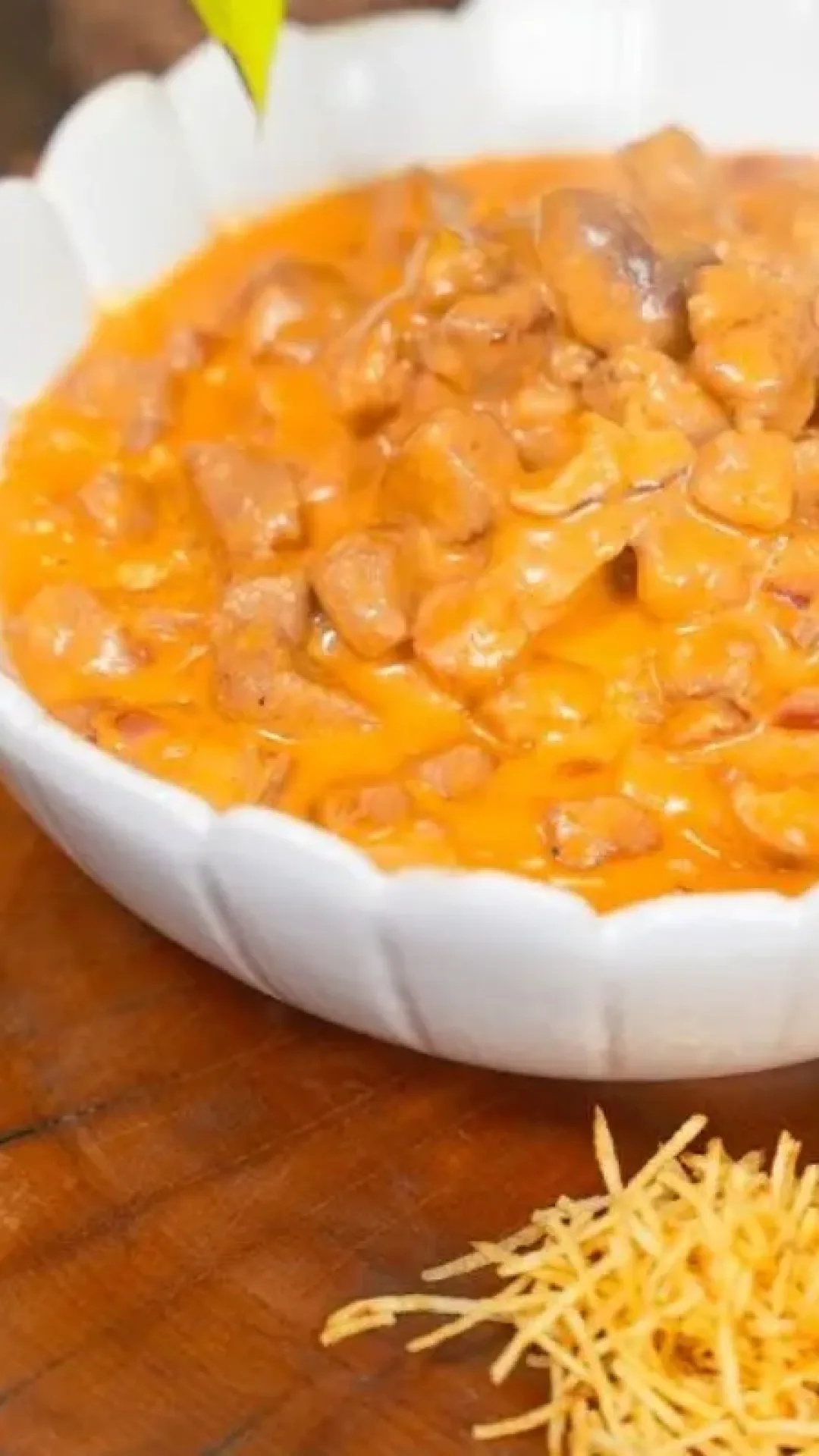 Strogonoff suíno: com filé mingnon cremoso e prático para um jantar especial