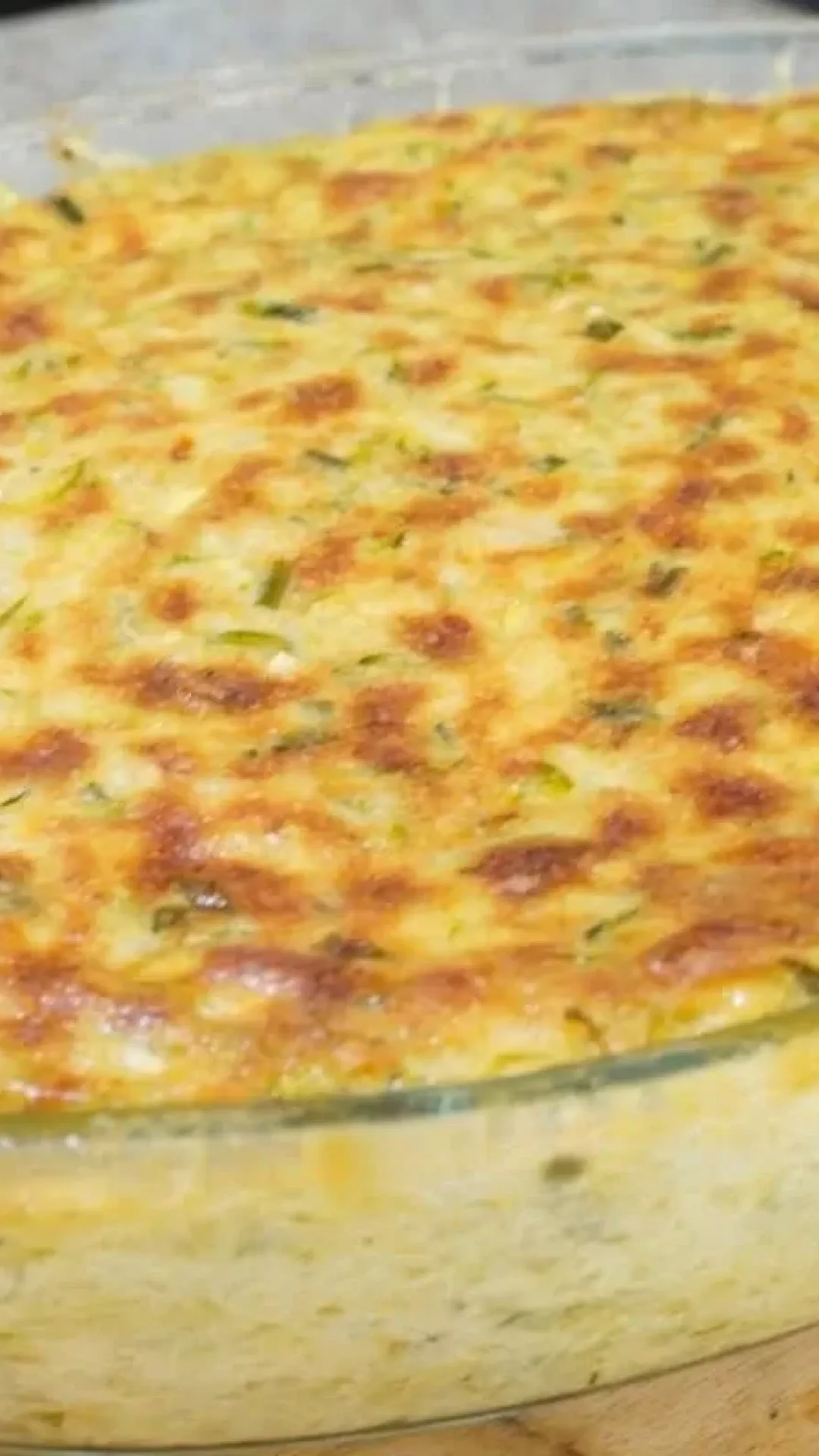 Suflê de abobrinha leve e delicioso que combina perfeitamente com carnes e saladas