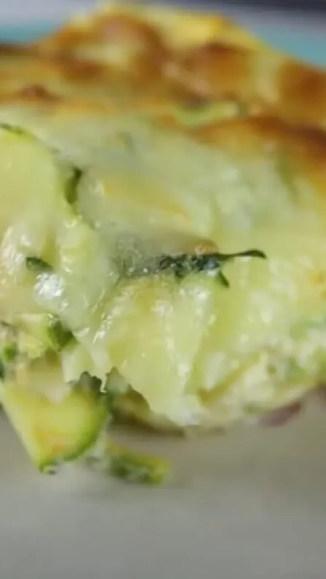 Torta de abobrinha sem farinha e sem liquidificador leve saborosa e muito prática de fazer