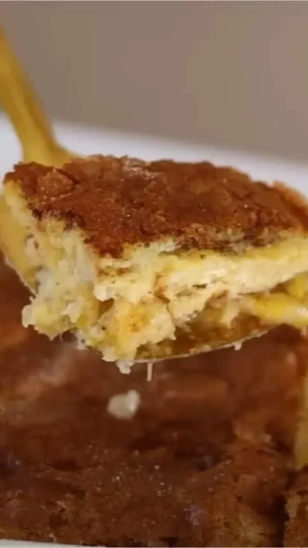 Torta de banana fácil de fazer e com aquele sabor de casa de vó que todo mundo ama