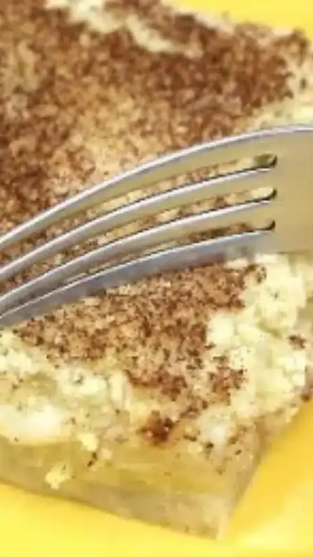 Torta de banana super cremosa e com farofa que fica divina e muito fácil de fazer