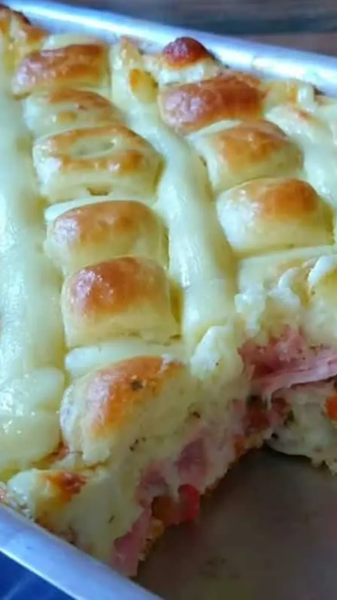Torta de cebola molhadinha e suculenta: não existe massa mais cremosa do que essa