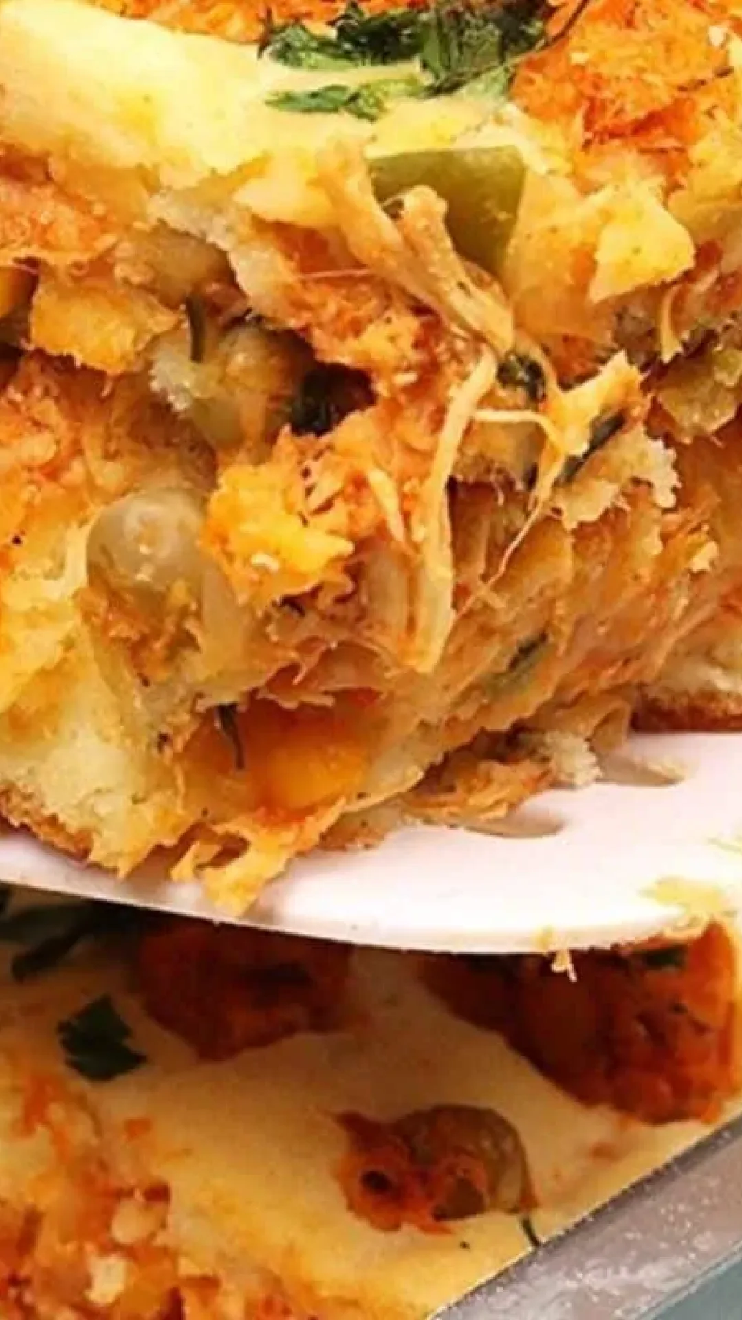 Torta de frango: lanche tão fácil que é só bater na mão mesmo, massa leve e deliciosa