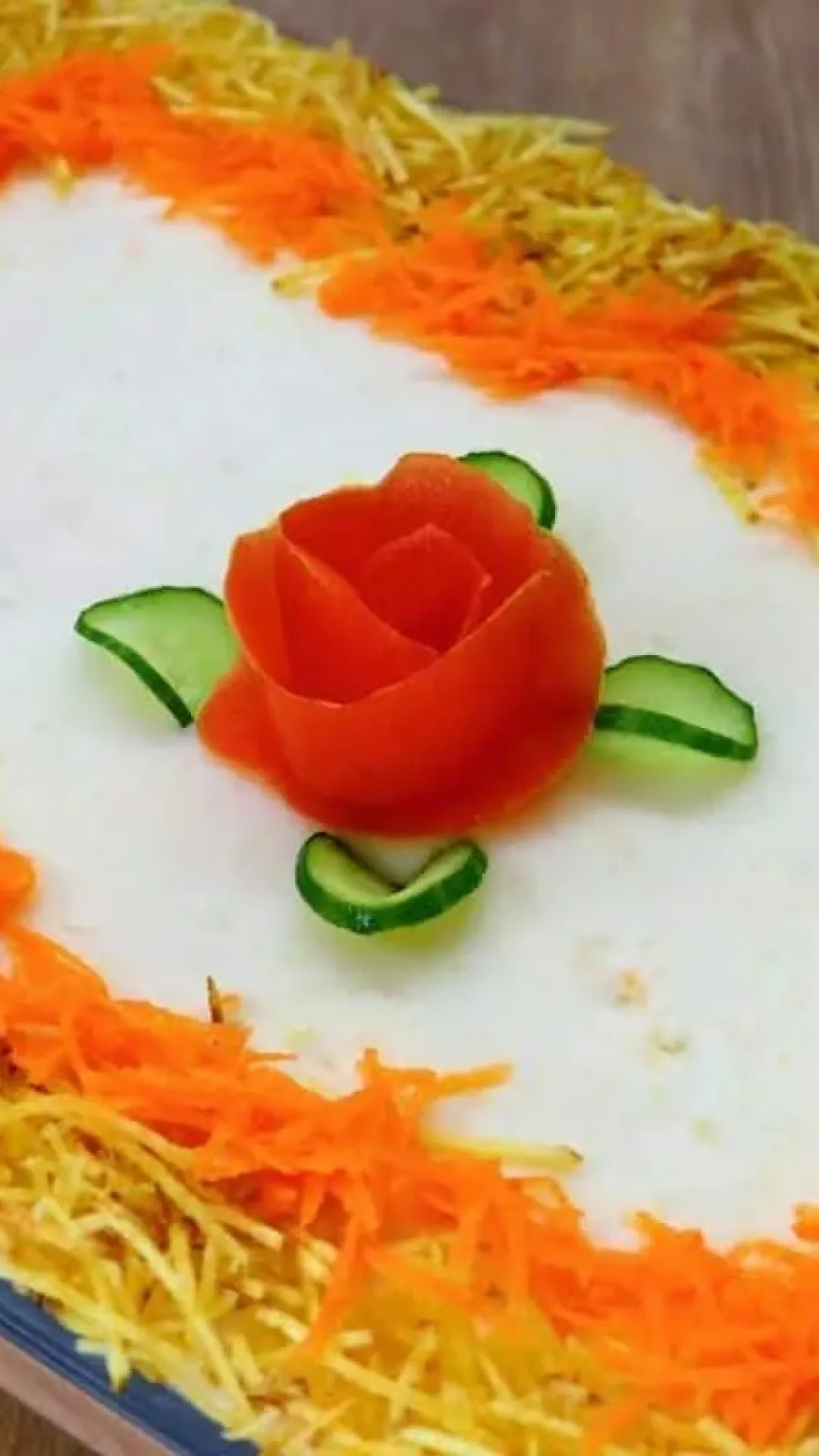 Torta fria de frango na travessa: o prato completo, delicioso e prático para o seu almoço
