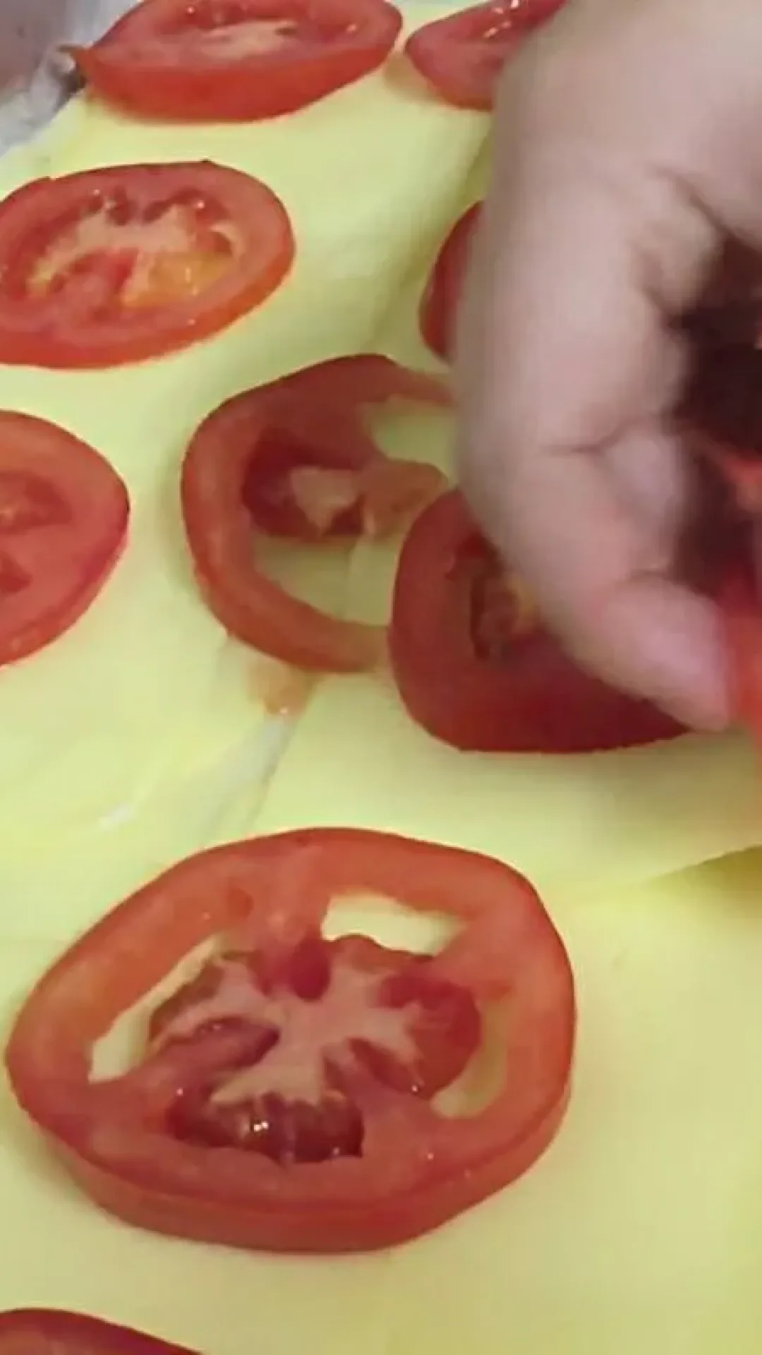 Torta salgada rápida e prática com recheio de pizza o lanche perfeito para toda a família