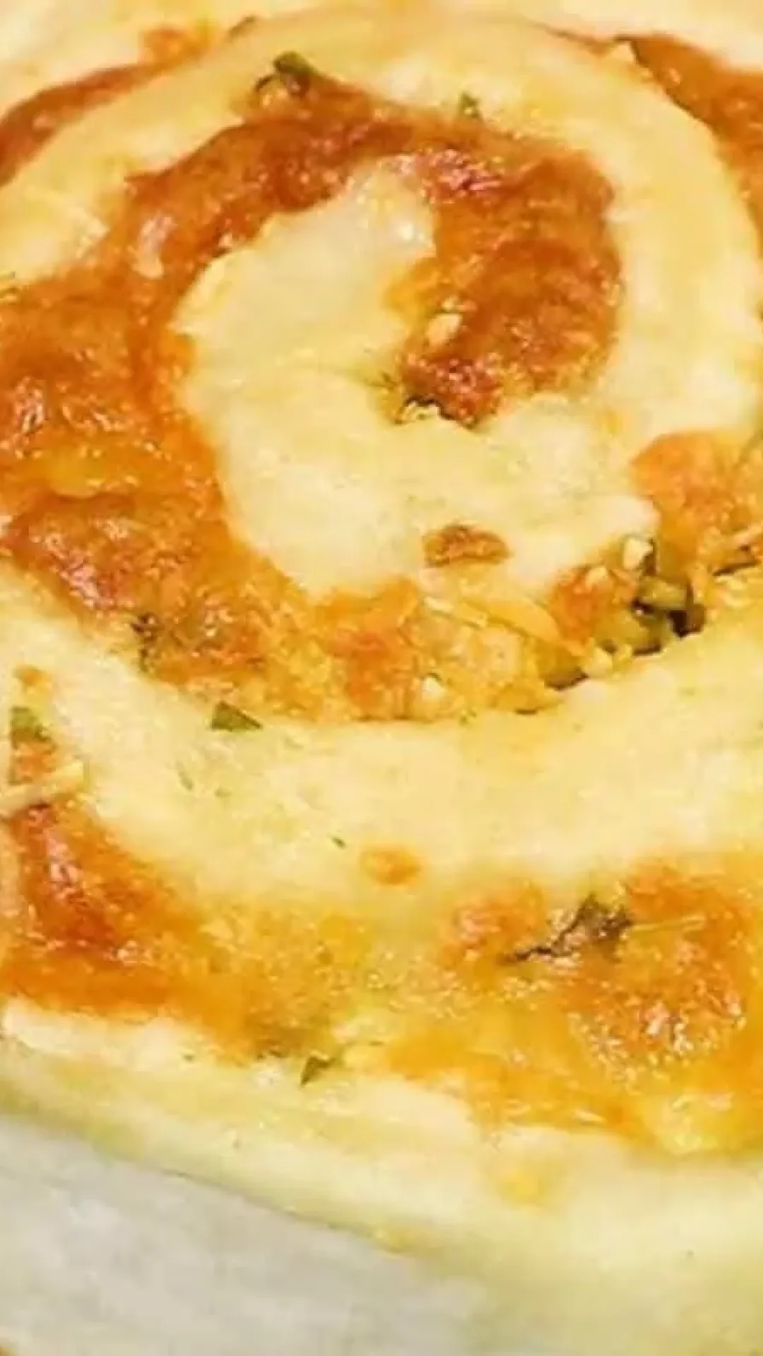 Veja como fazer um pão de alho fofinho para você saborear junto com seu churrasco de domingo