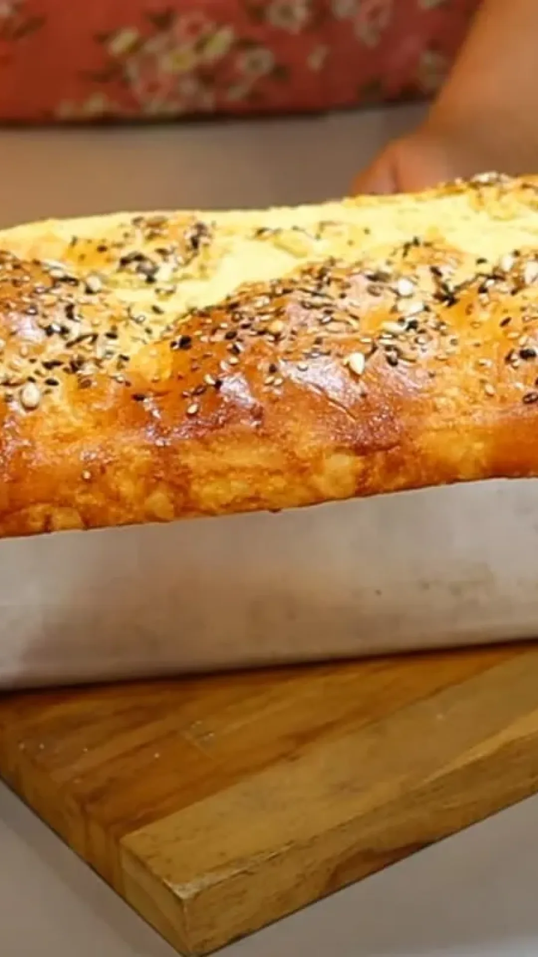 Você vai adorar experimentar esse pão com leite de coco delicioso que nem precisa sovar