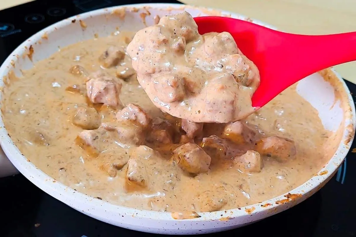 Strogonoff de carne: delicioso e fácil para o seu almoço de feriado