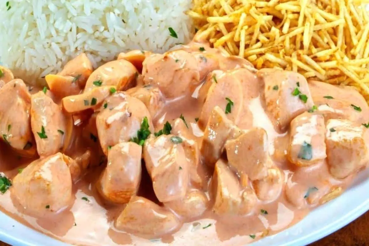 Strogonoff de frango perfeito assim você vai encontrar em restaurante de primeira