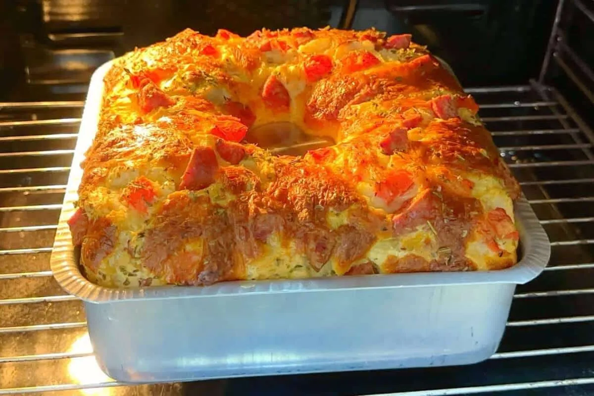 Sugestão para o lanche da tarde ou jantar: torta de arroz amanhecido fácil e deliciosa