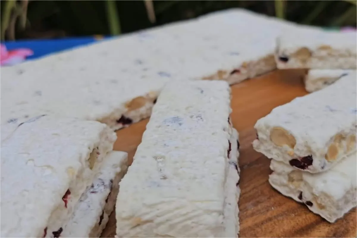 Torrone caseiro de natal tipo americano: doce fácil e rápido de fazer para o Natal