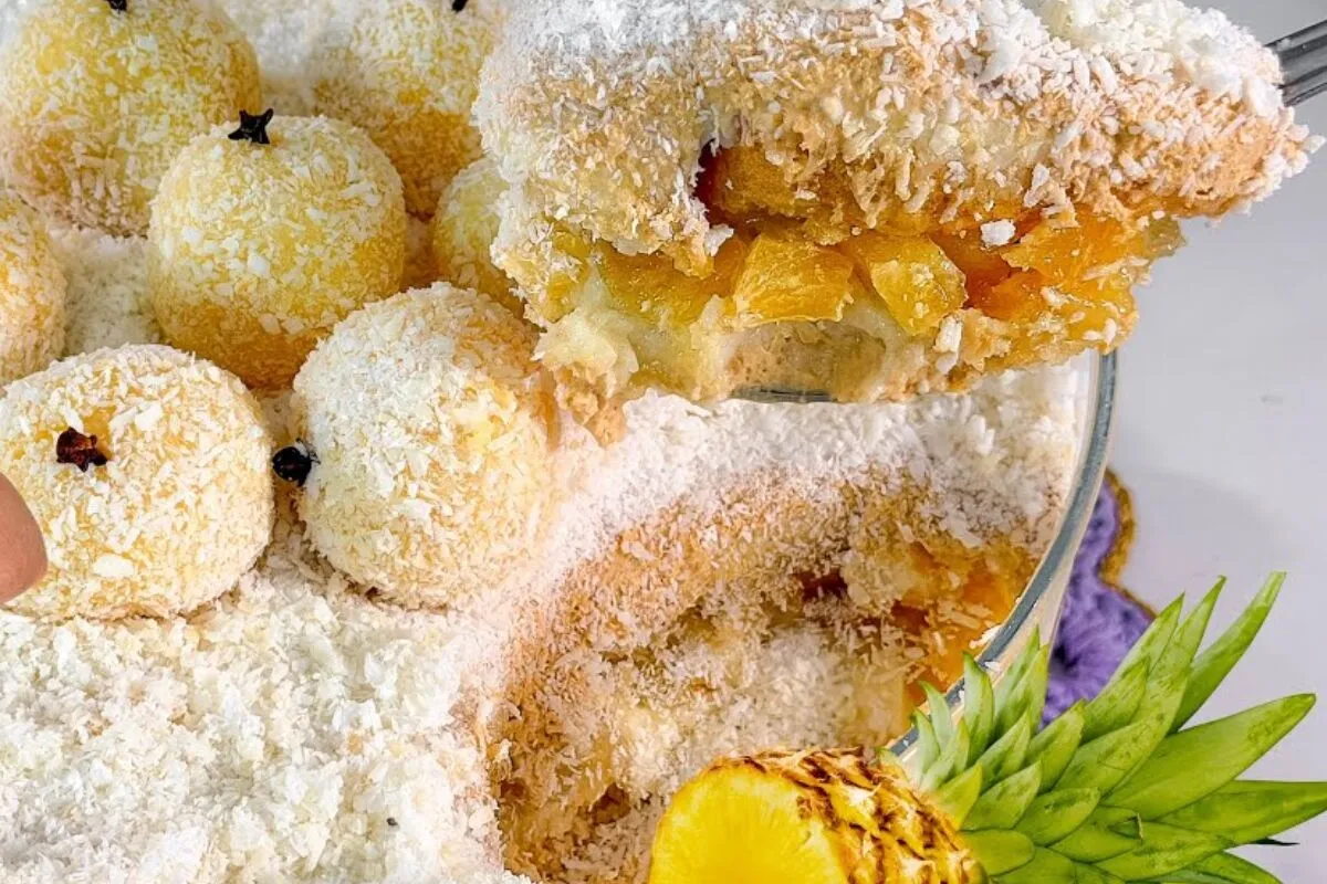 Torta cremosa de abacaxi na travessa que desmancha na boca: a sobremesa perfeita