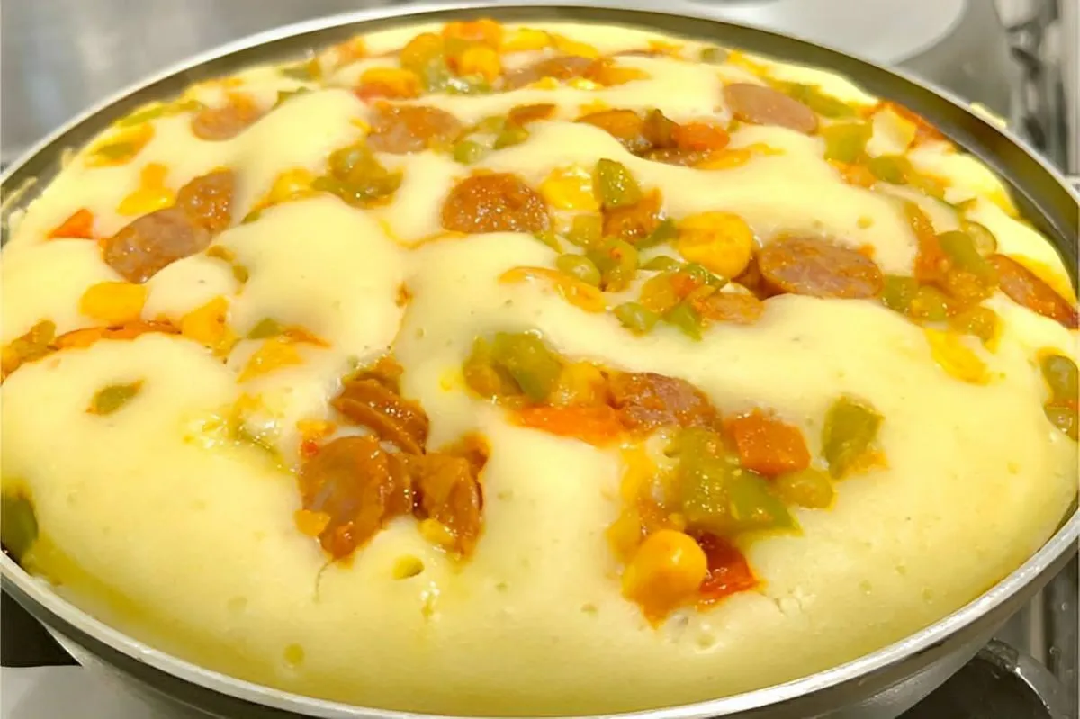 Torta cremosa na frigideira um lanche simples fácil e prático para qualquer hora do dia