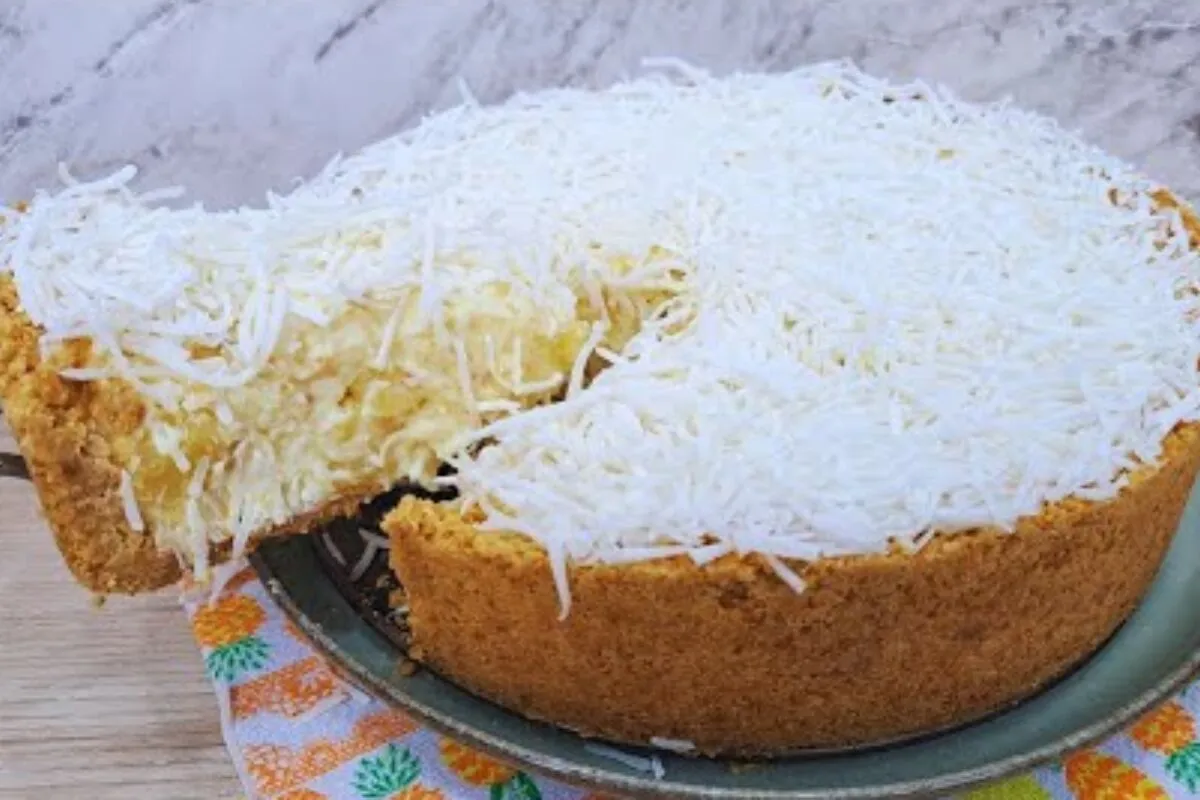 Torta de abacaxi com coco combinando dois sabores perfeitos em uma só sobremesa
