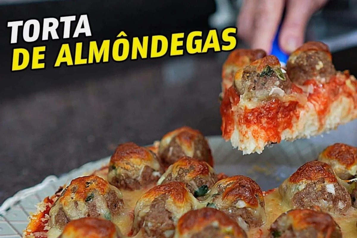 Torta de almôndegas feita na travessa com tudo junto e prático de preparar