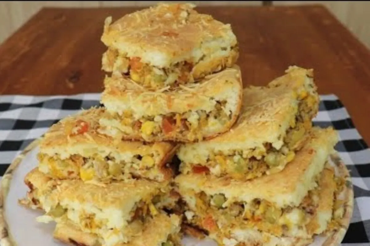 Torta de arroz amanhecido saborosa e econômica: jeito delicioso de aproveitar a sobra do almoço