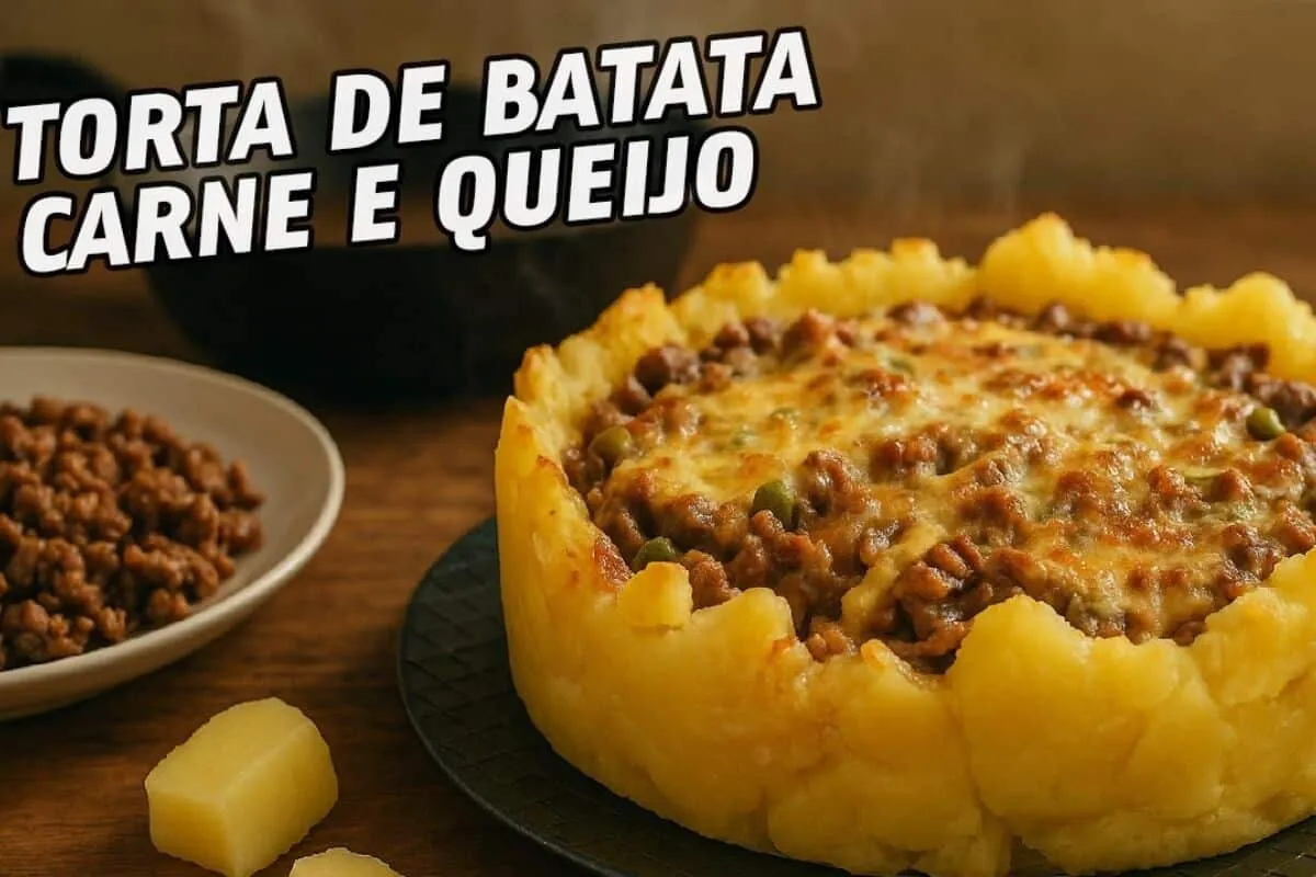 Torta de batata assada no forno, com um recheio cremoso que surpreende a cada mordida