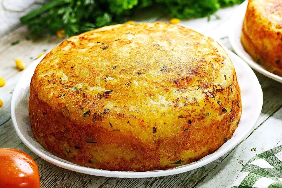 Torta de batata com carne moída na frigideira, muito suculenta e com uma casquinha crocante