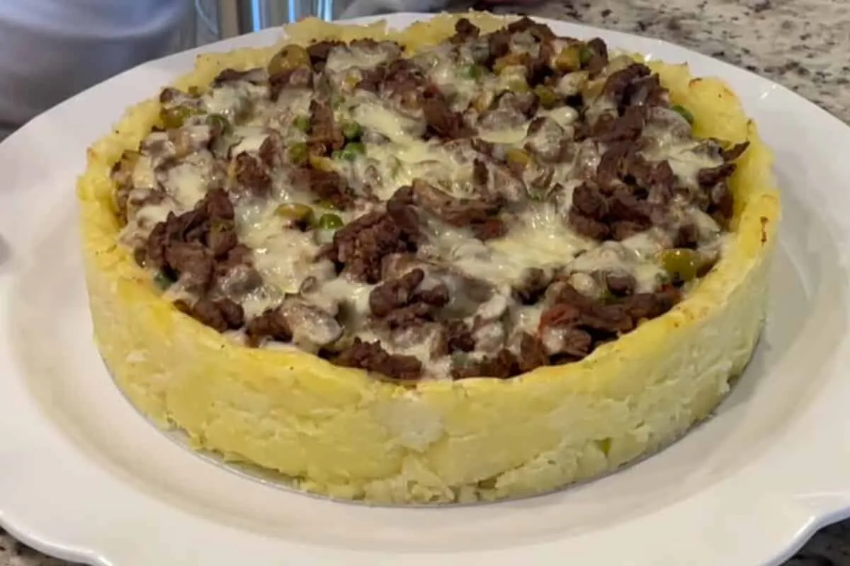 Torta de batata com carne: uma combinação irresistível e completa para um almoço prático e saboroso