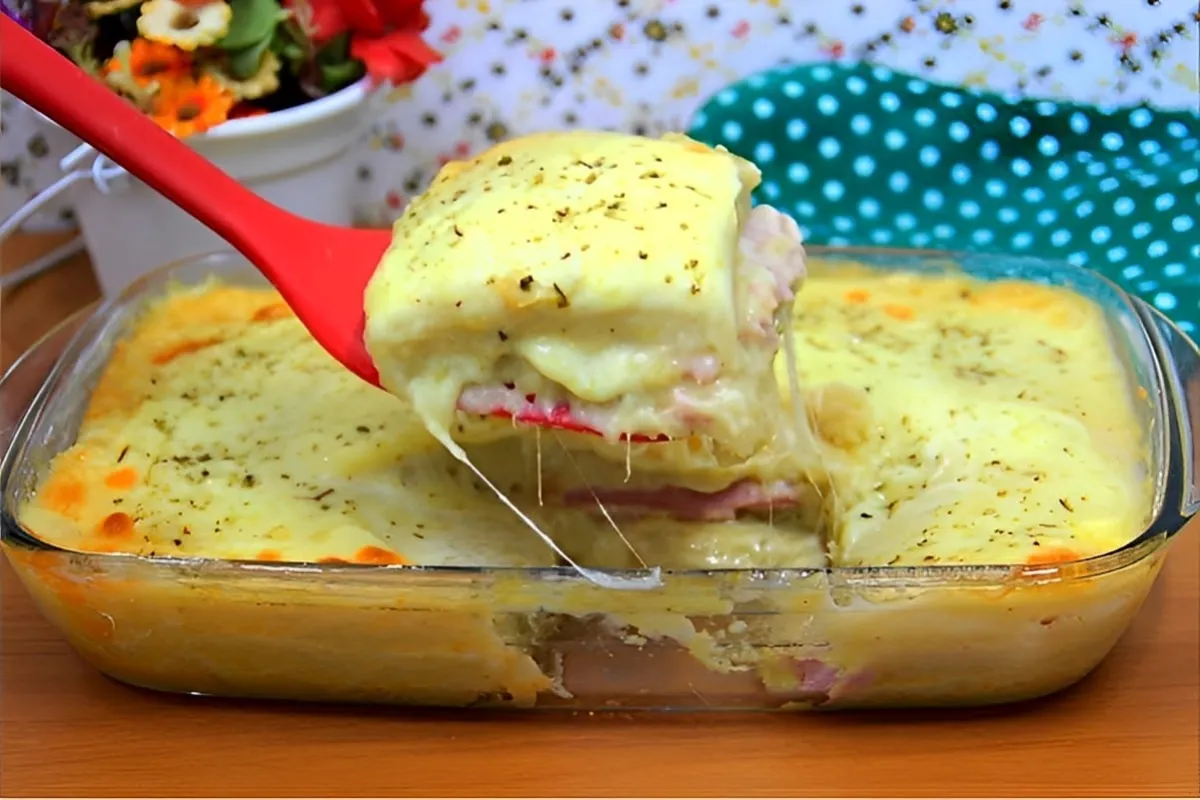 Torta de batata cremosa recheada uma delícia prática e fácil de preparar