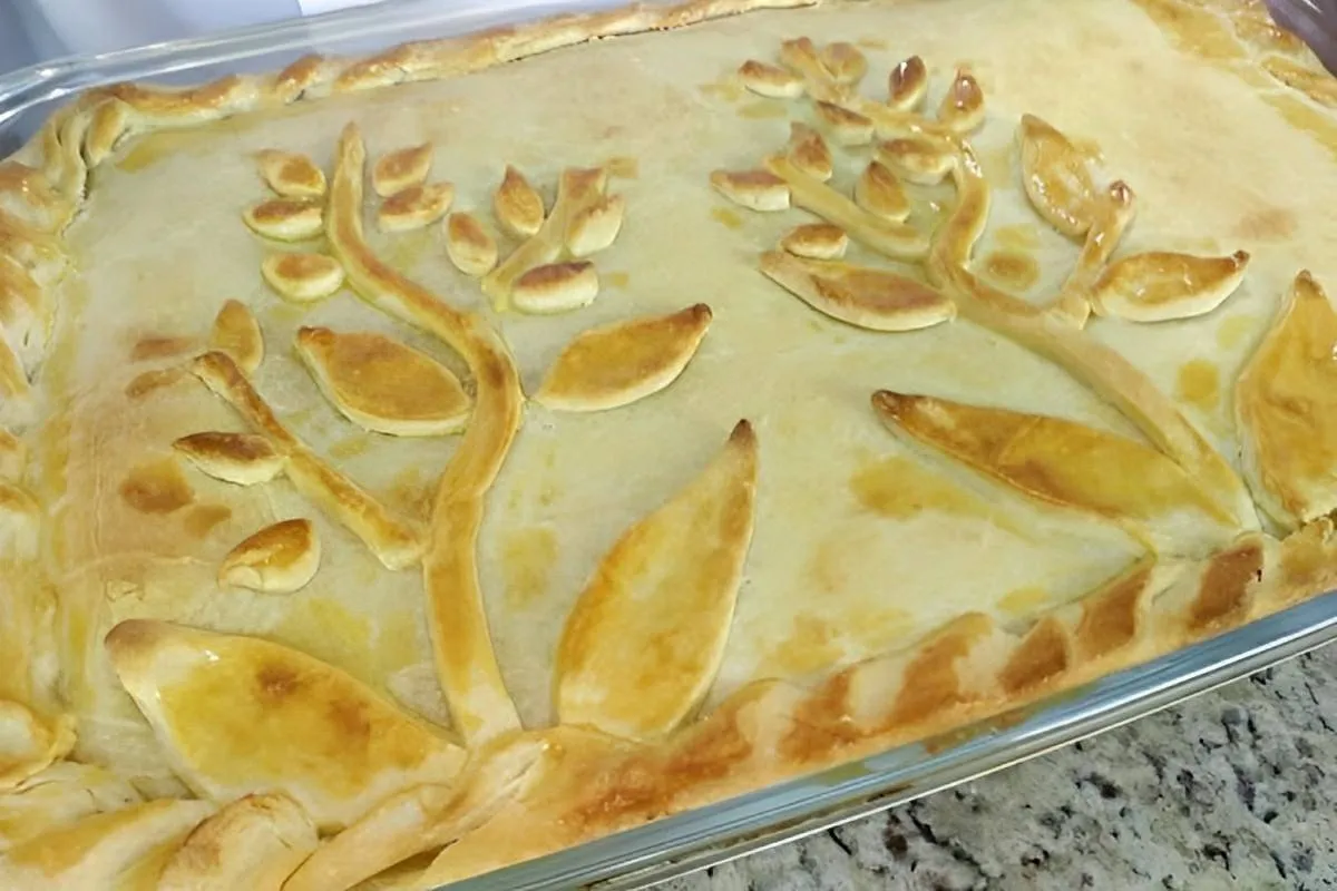 Torta de camarão de natal uma torta fina deliciosa que vai fazer sucesso na sua mesa