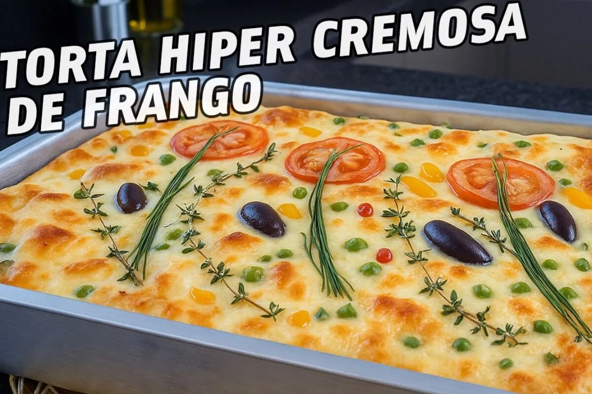 Torta de frango cremosa, uma delícia super recheada, ideal para o seu final de semana