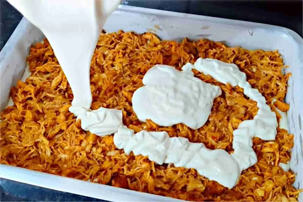 Torta de frango de liquidificador deliciosa fácil de preparar e perfeita para o lanche